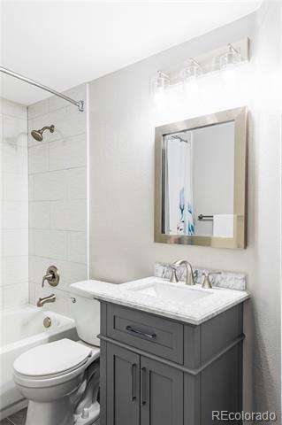 111 S Monroe Street Unit: B106