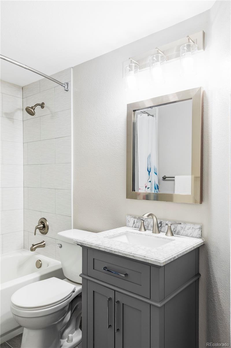 111 S Monroe Street Unit: B106