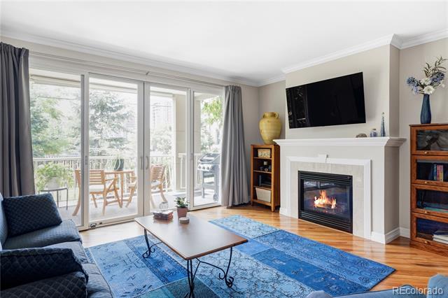 111 S Monroe Street Unit: B106