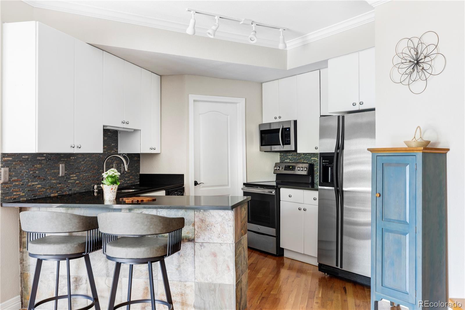 111 S Monroe Street Unit: B106