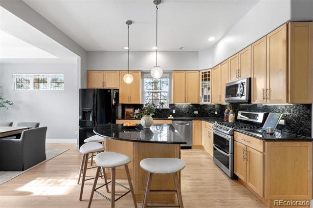 7303 E 8th Place