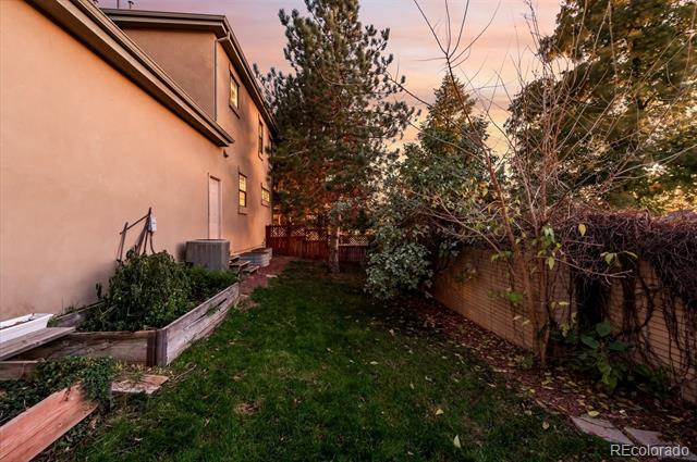 7303 E 8th Place
