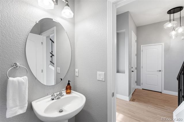 7303 E 8th Place
