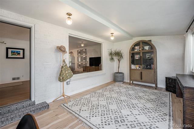 2700 Lamar Street