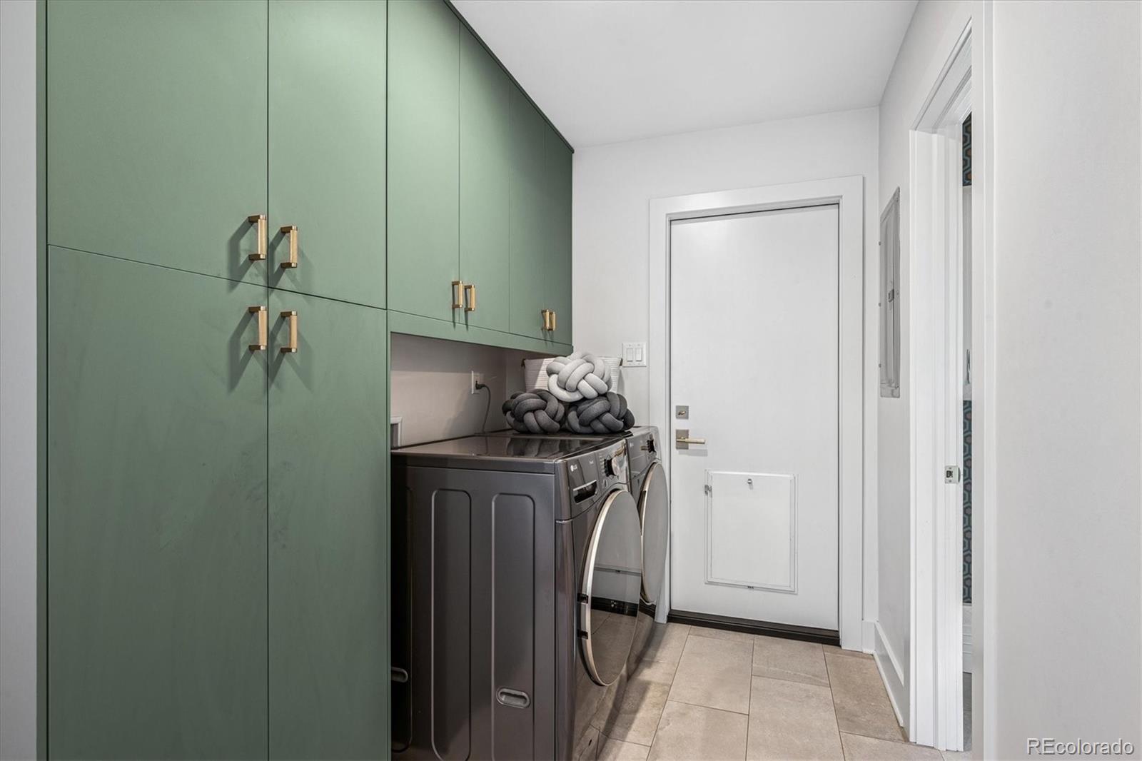 3666 S Jersey Street