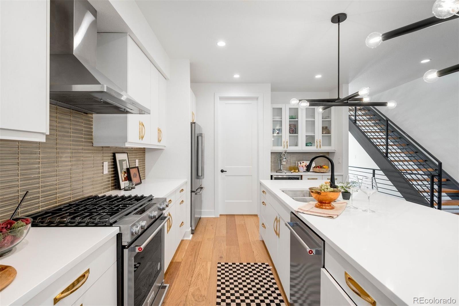 4227 Mariposa Street