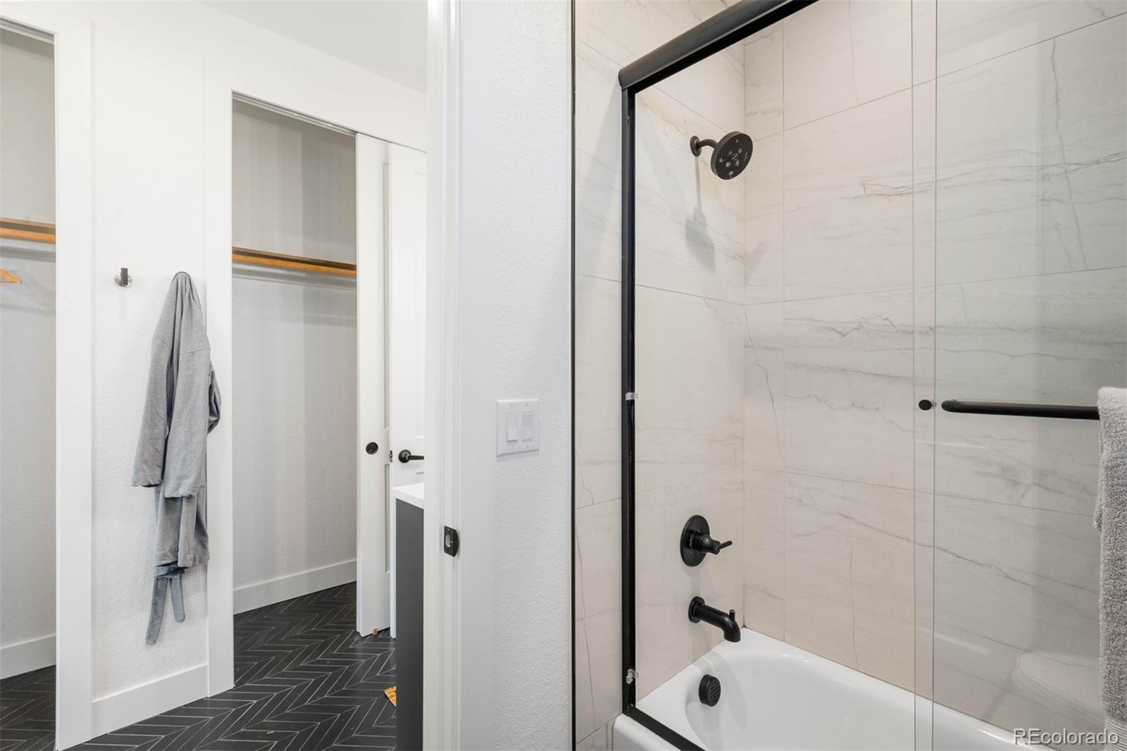 4227 Mariposa Street