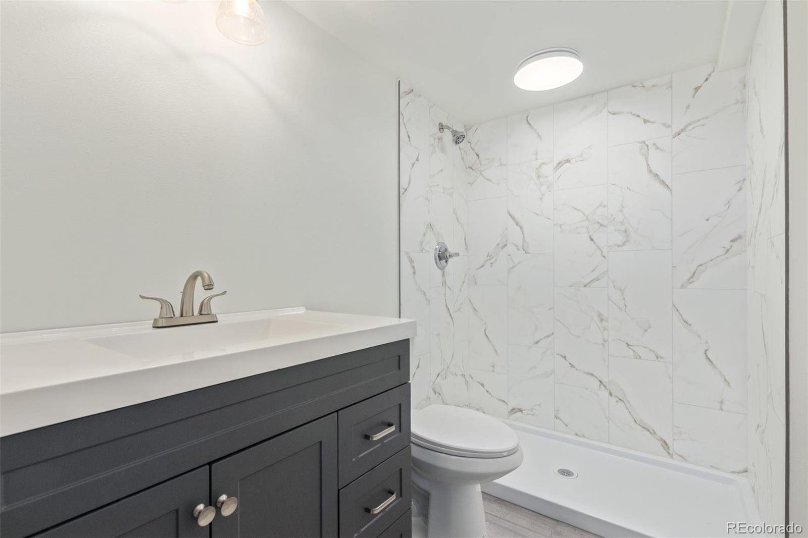 8039 E Phillips Circle