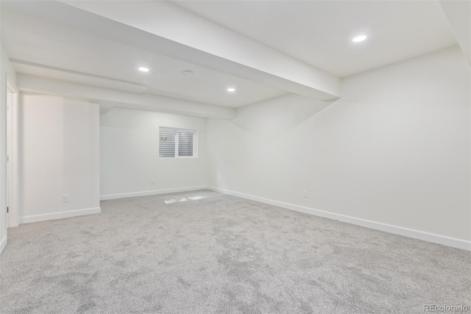 8039 E Phillips Circle