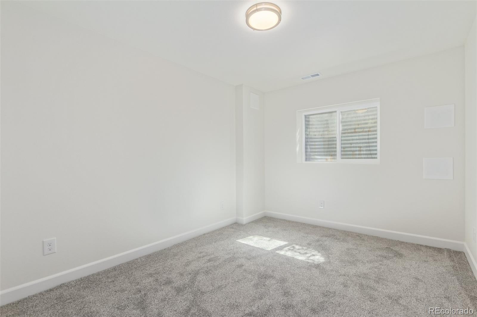 8039 E Phillips Circle