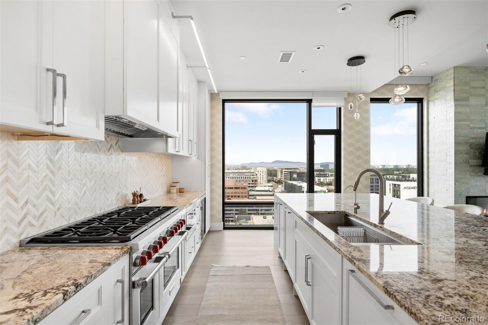155 Steele Street Unit: 1215
