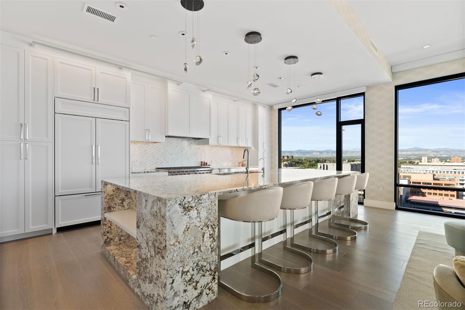 155 Steele Street Unit: 1215