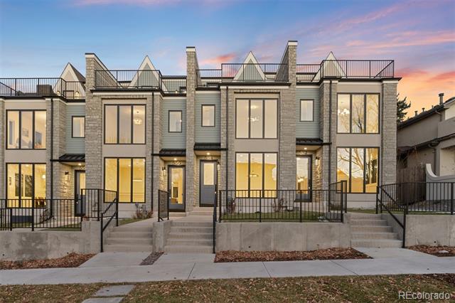 552 Monroe Street