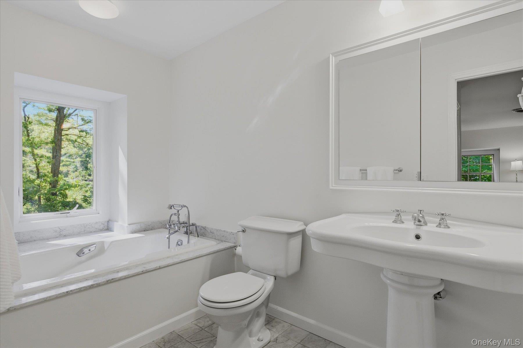 44 Georgica Close Road