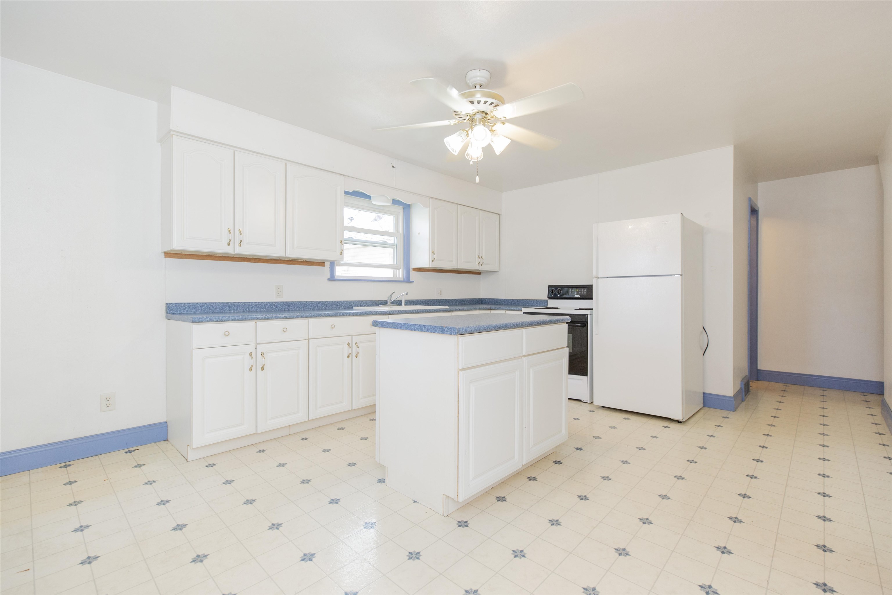 3708 E Lincolnway Highway