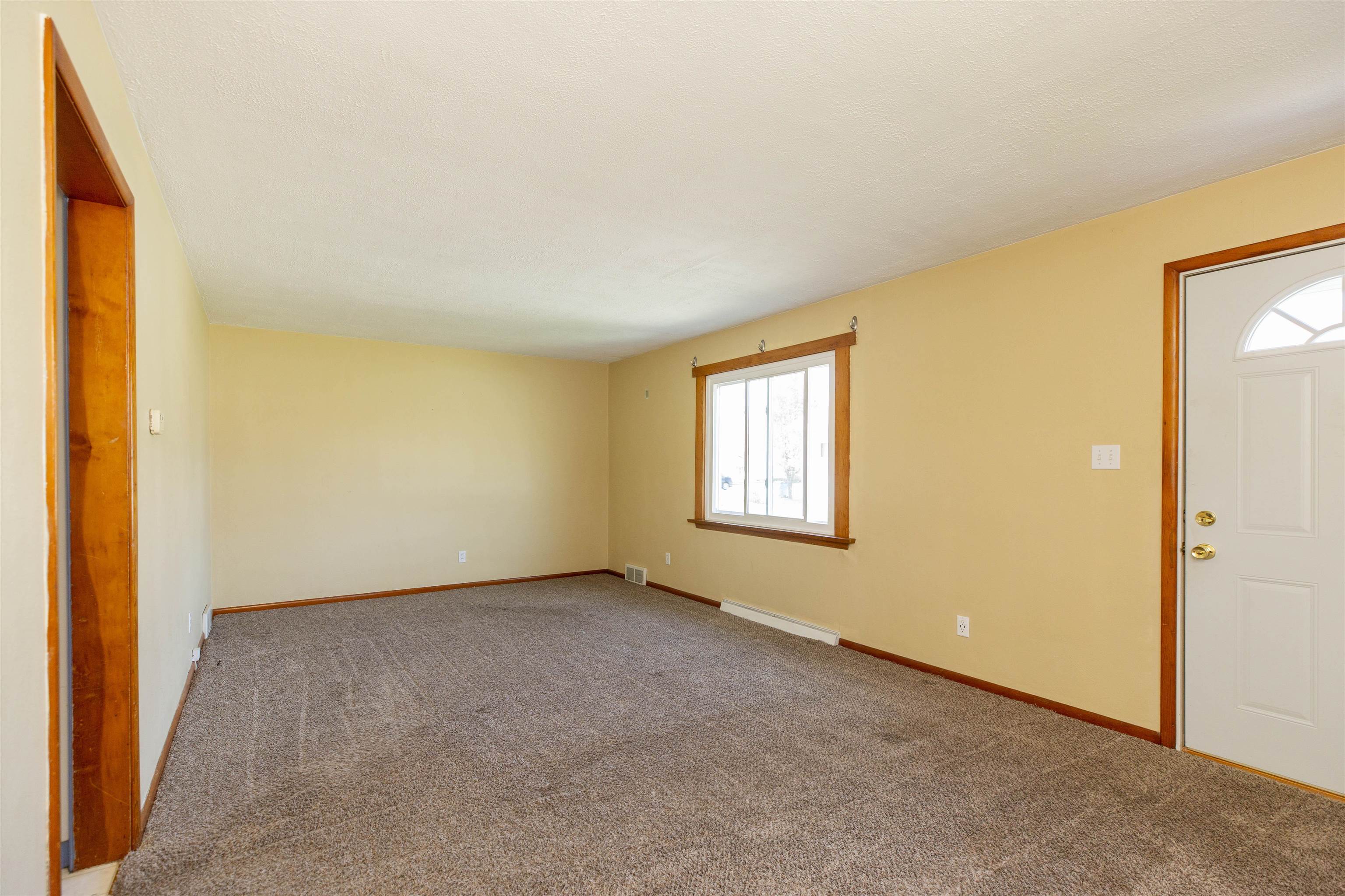 3708 E Lincolnway Highway