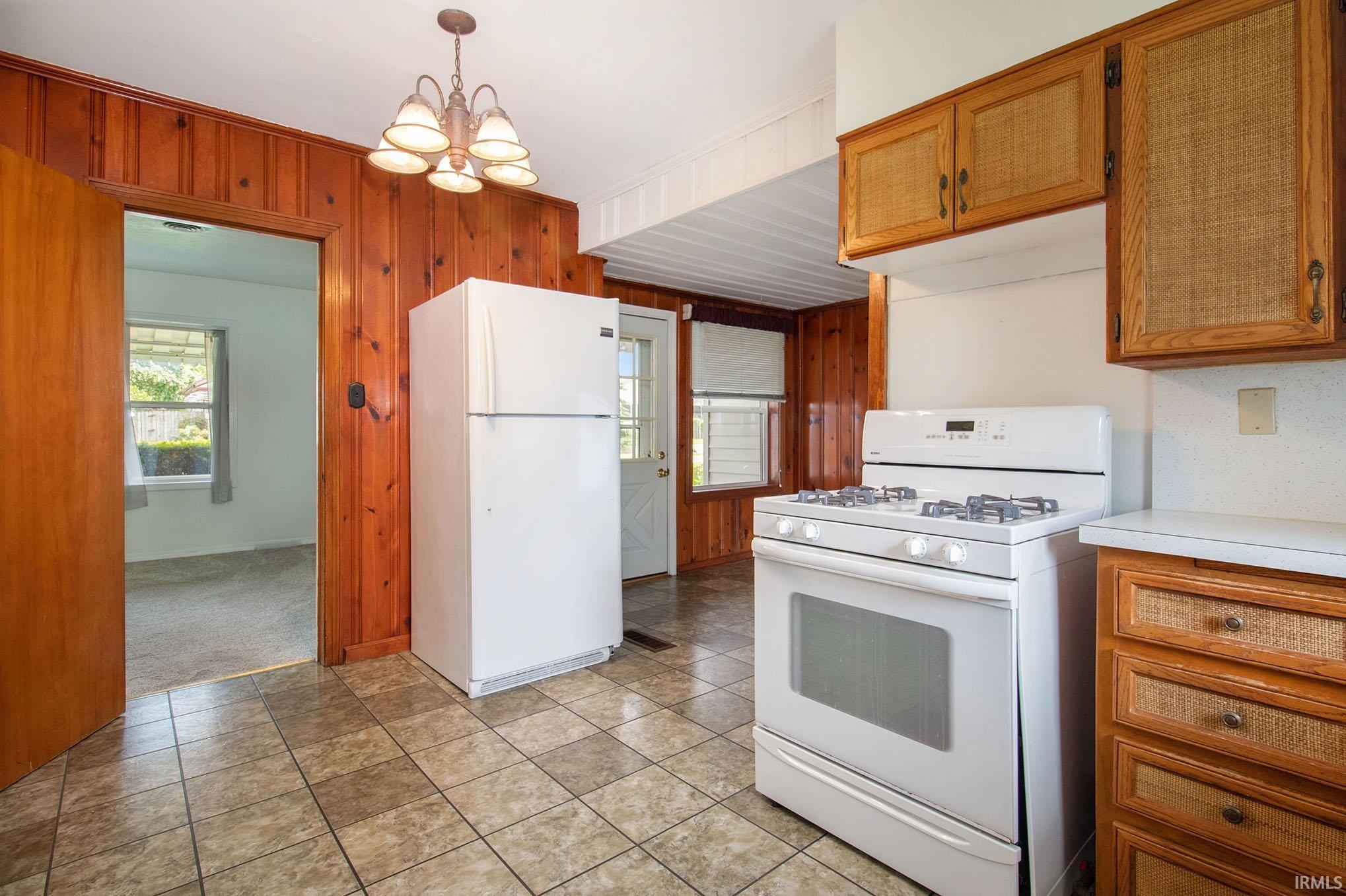 123 N Middleboro Avenue