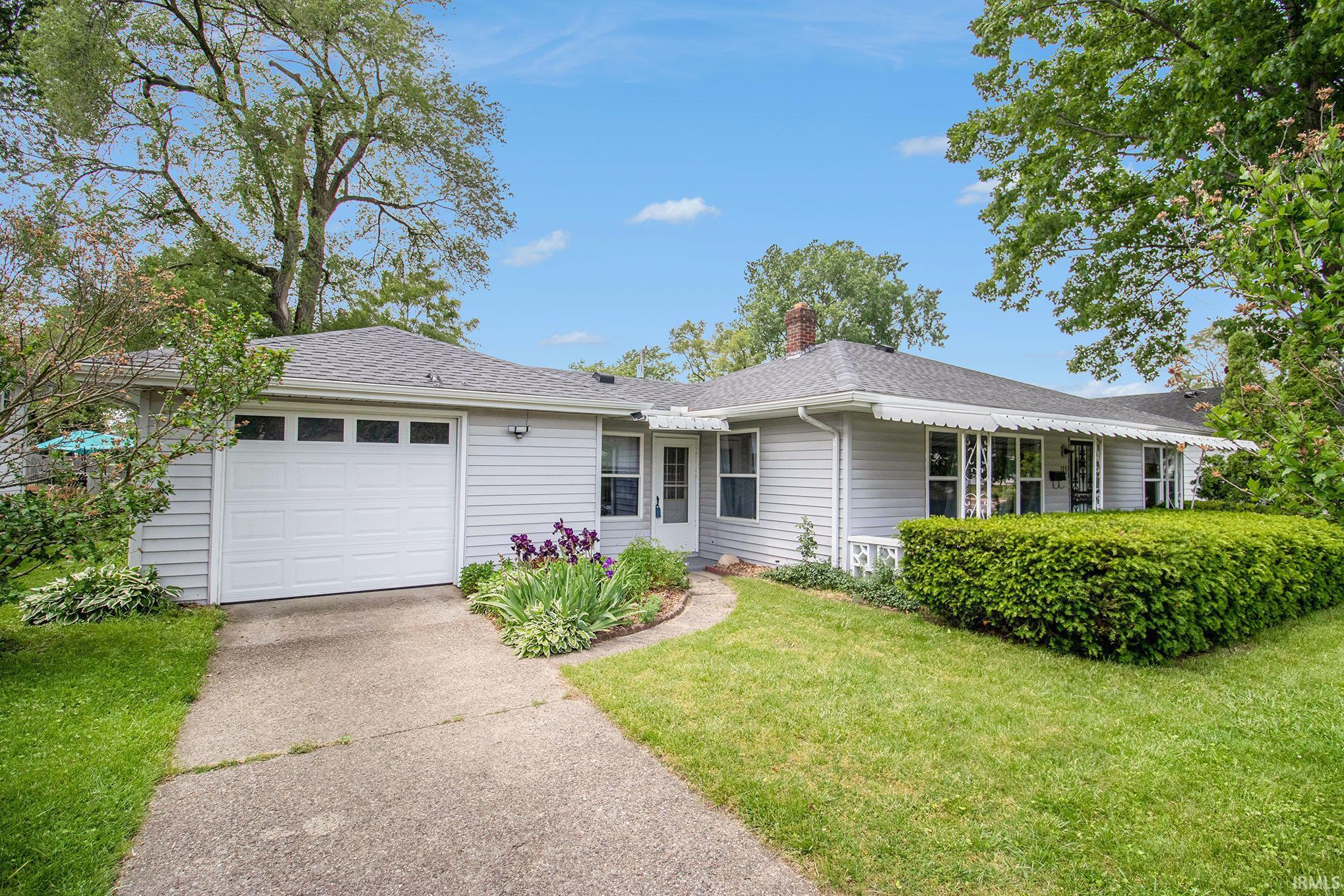 123 N Middleboro Avenue