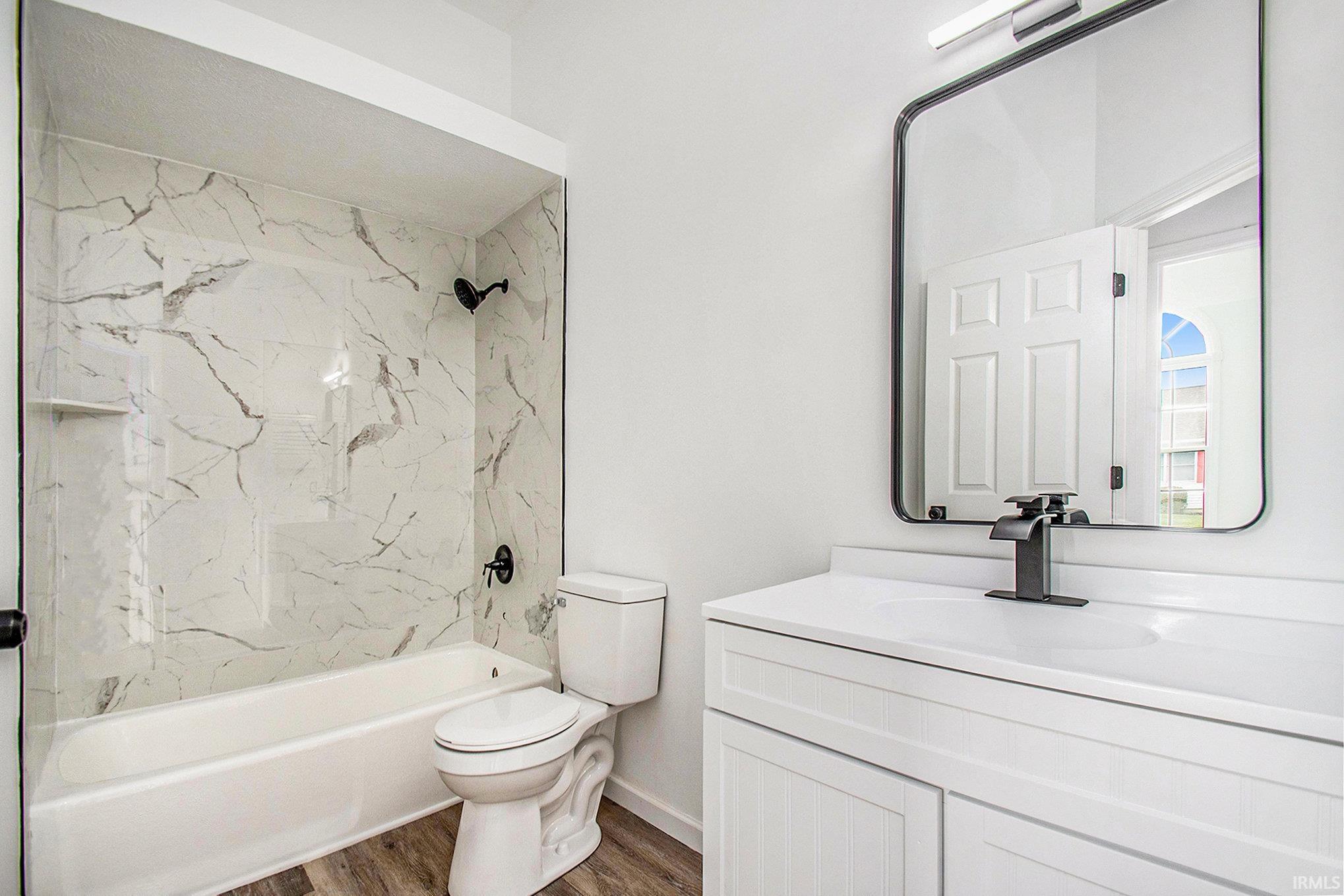 1050 E Andrews Court