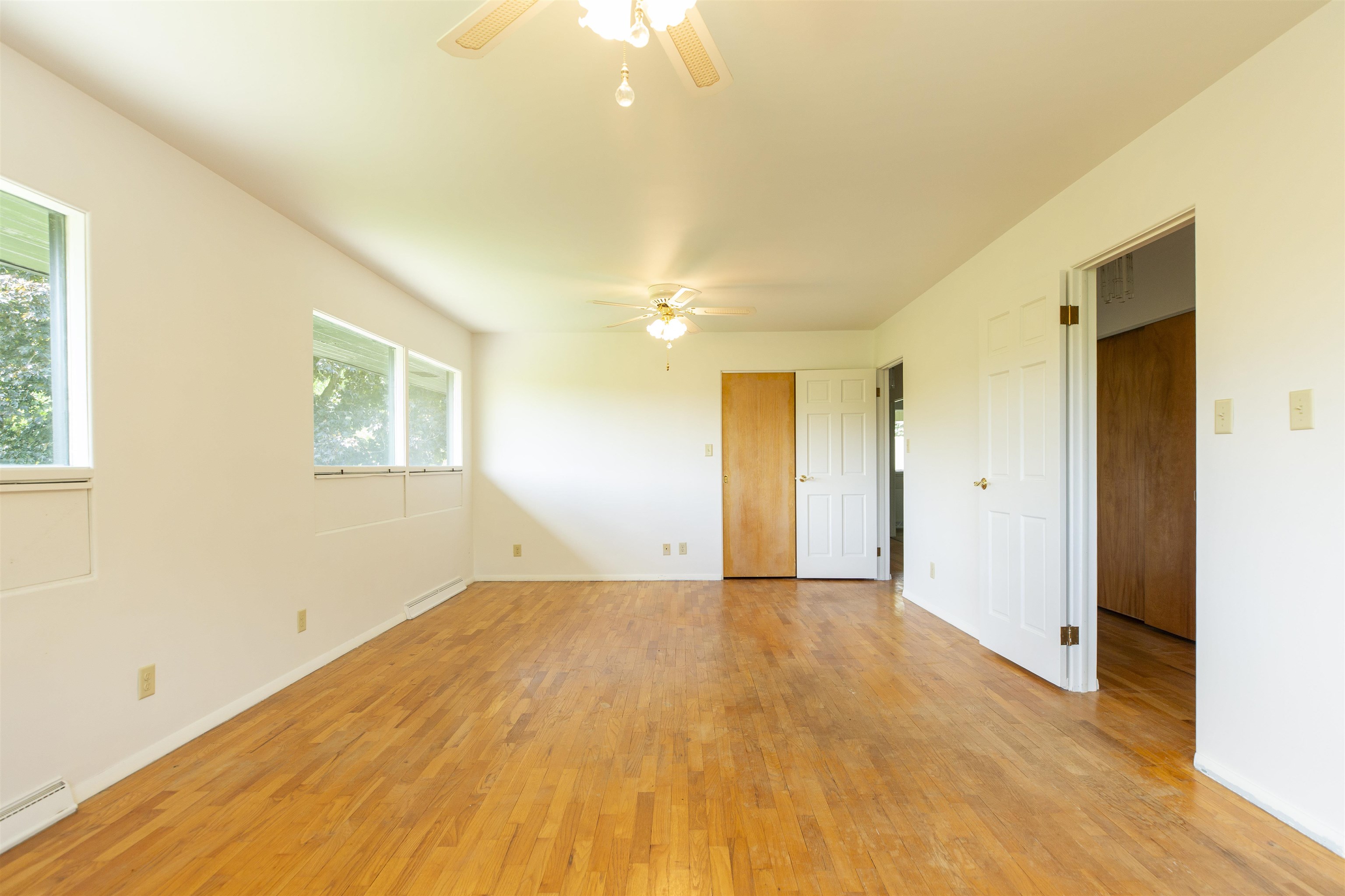 16128 Chandler Boulevard