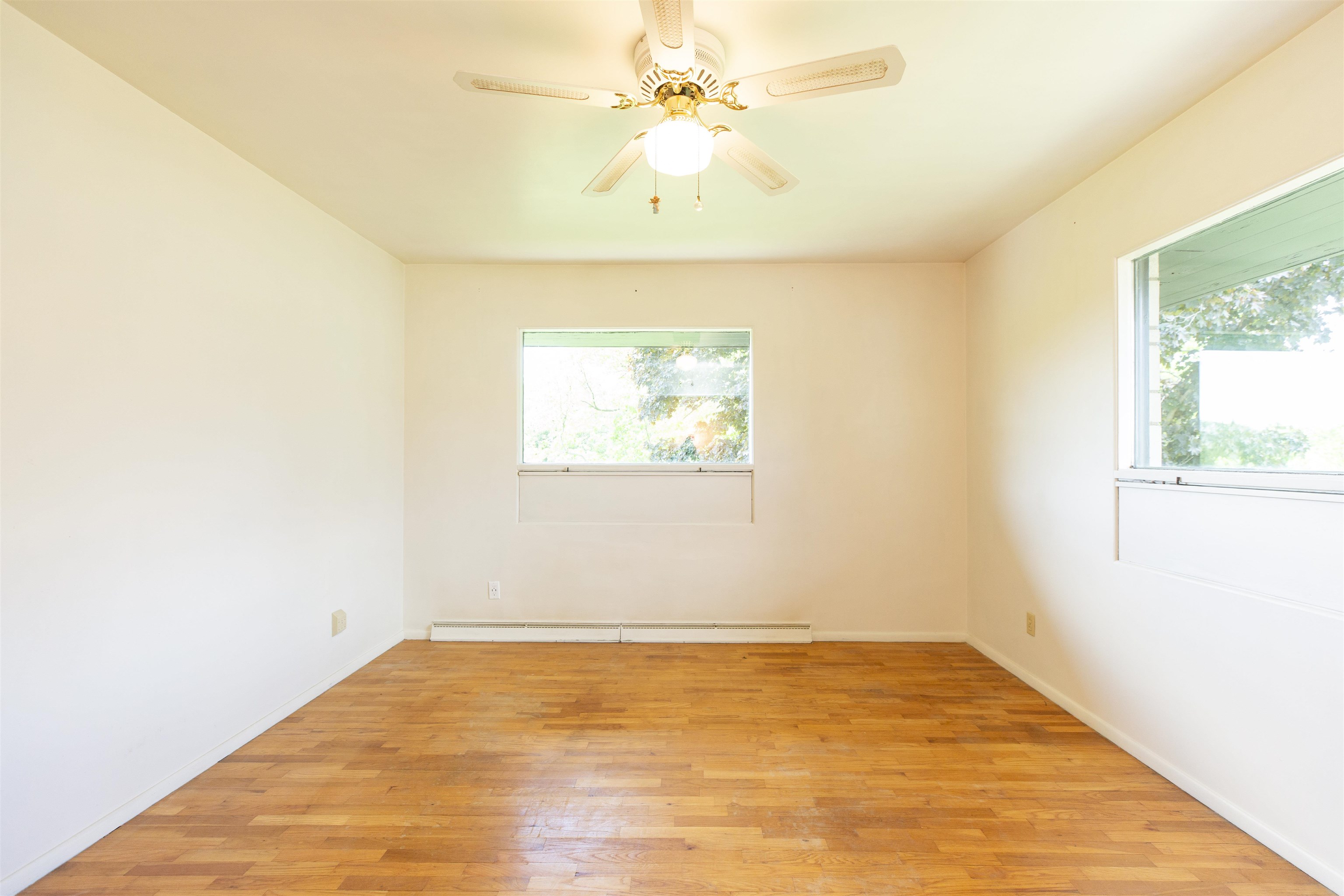 16128 Chandler Boulevard