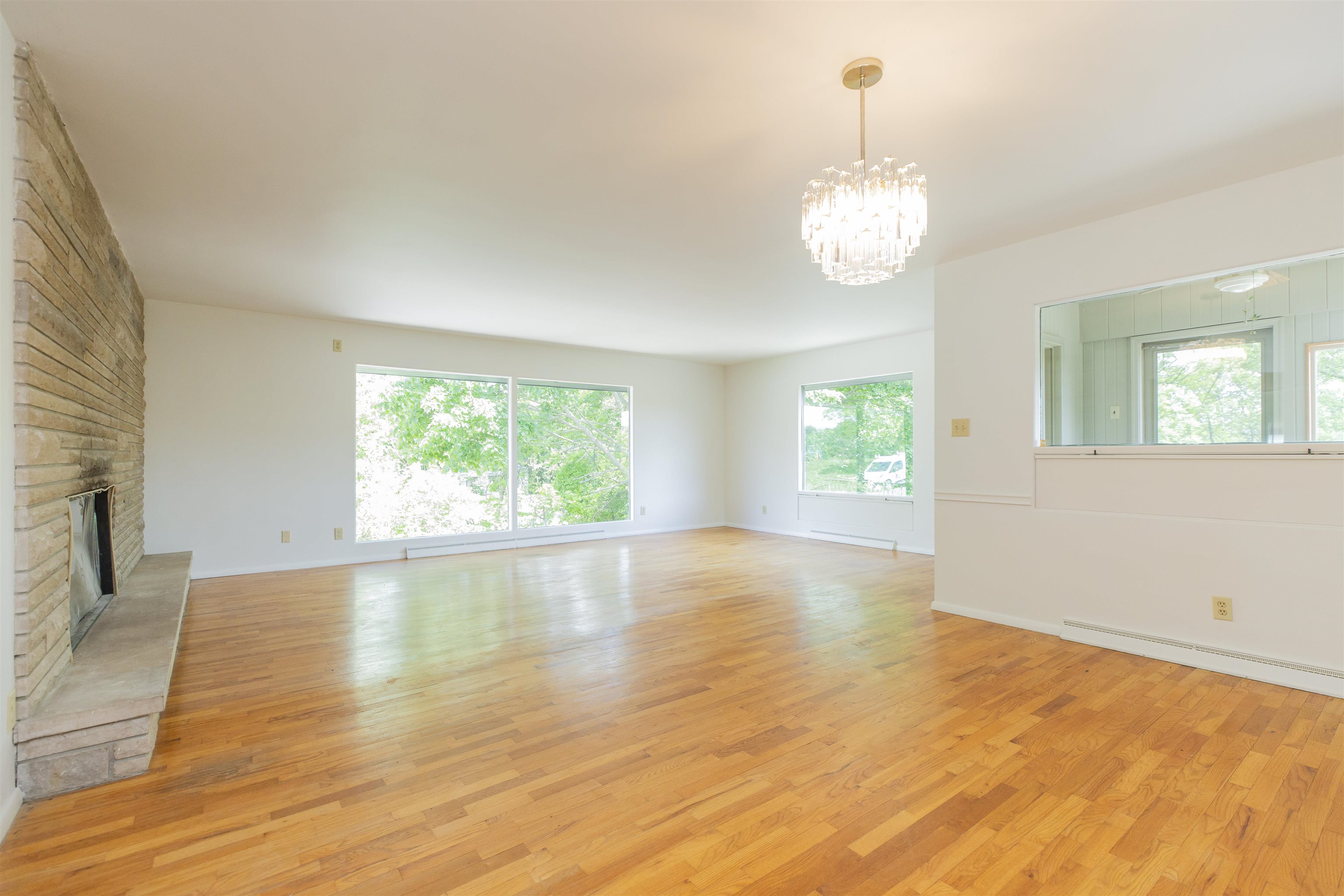 16128 Chandler Boulevard