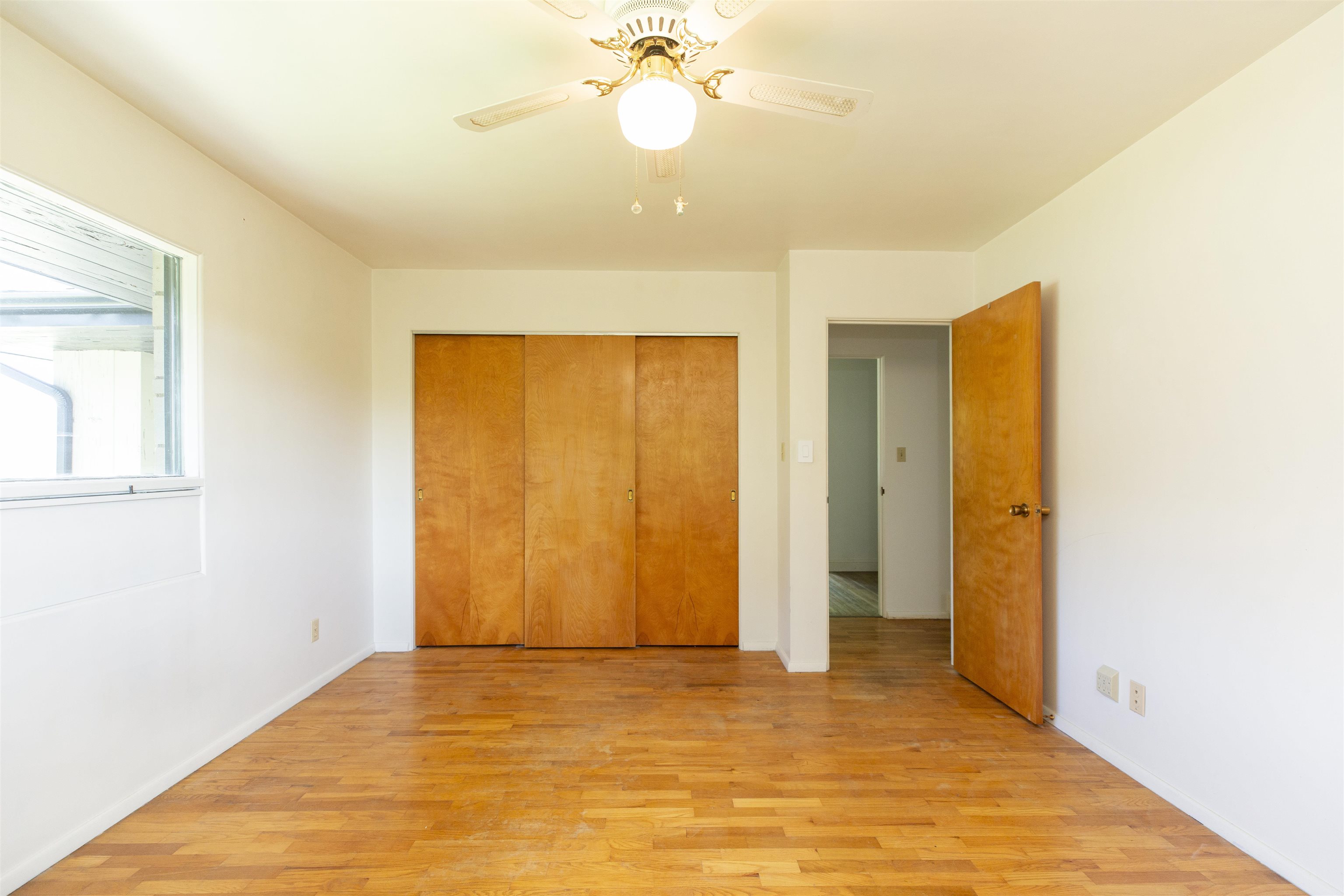 16128 Chandler Boulevard