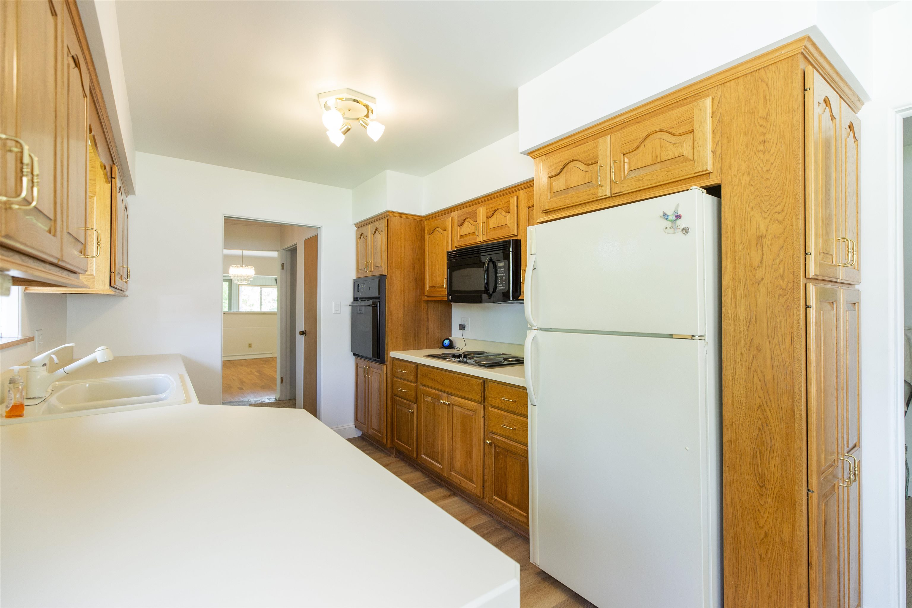 16128 Chandler Boulevard