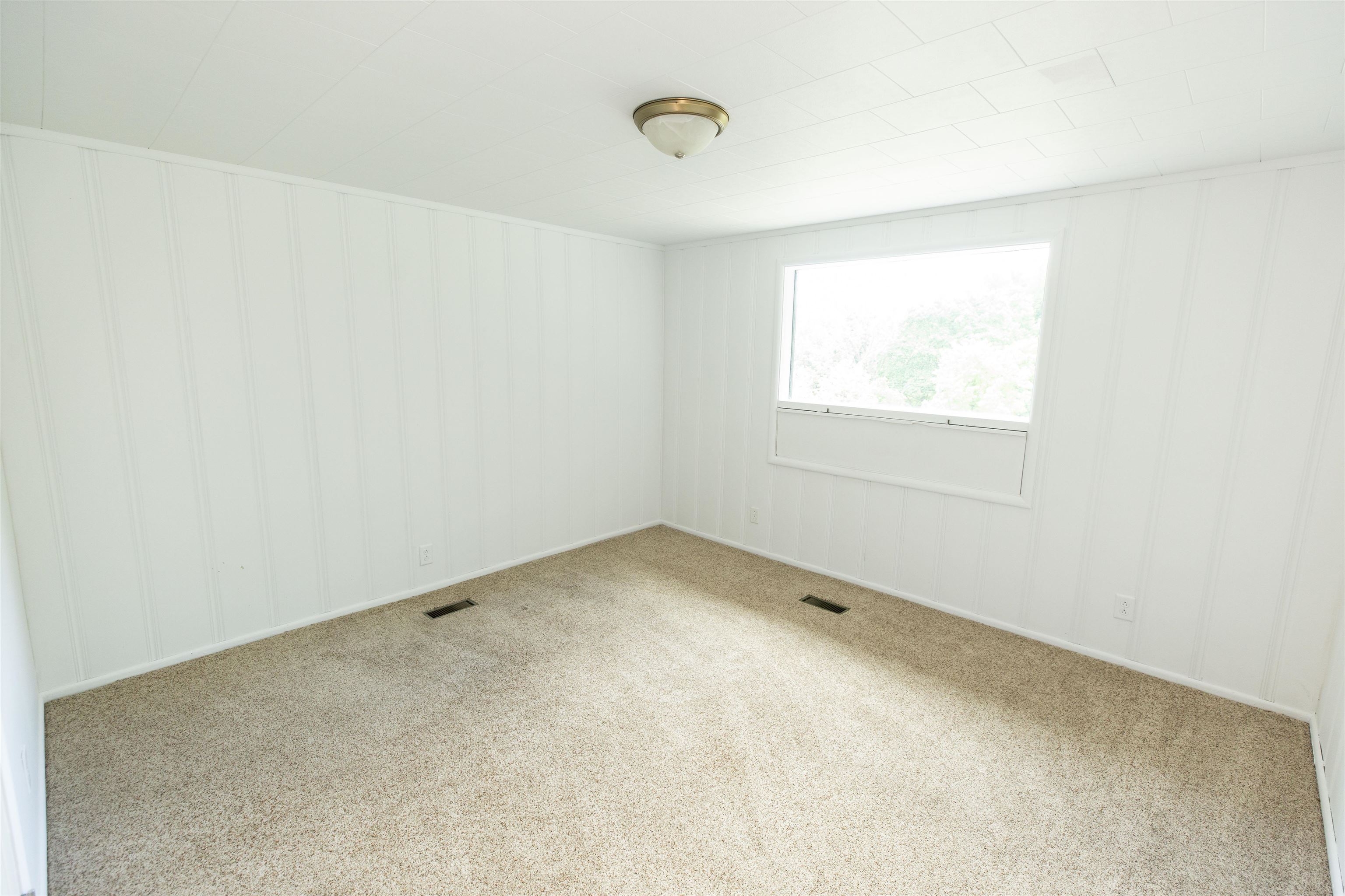 16128 Chandler Boulevard