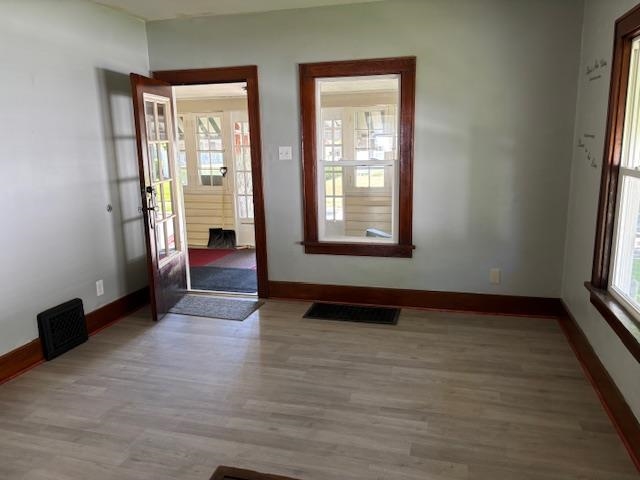 1515 E Donald Street