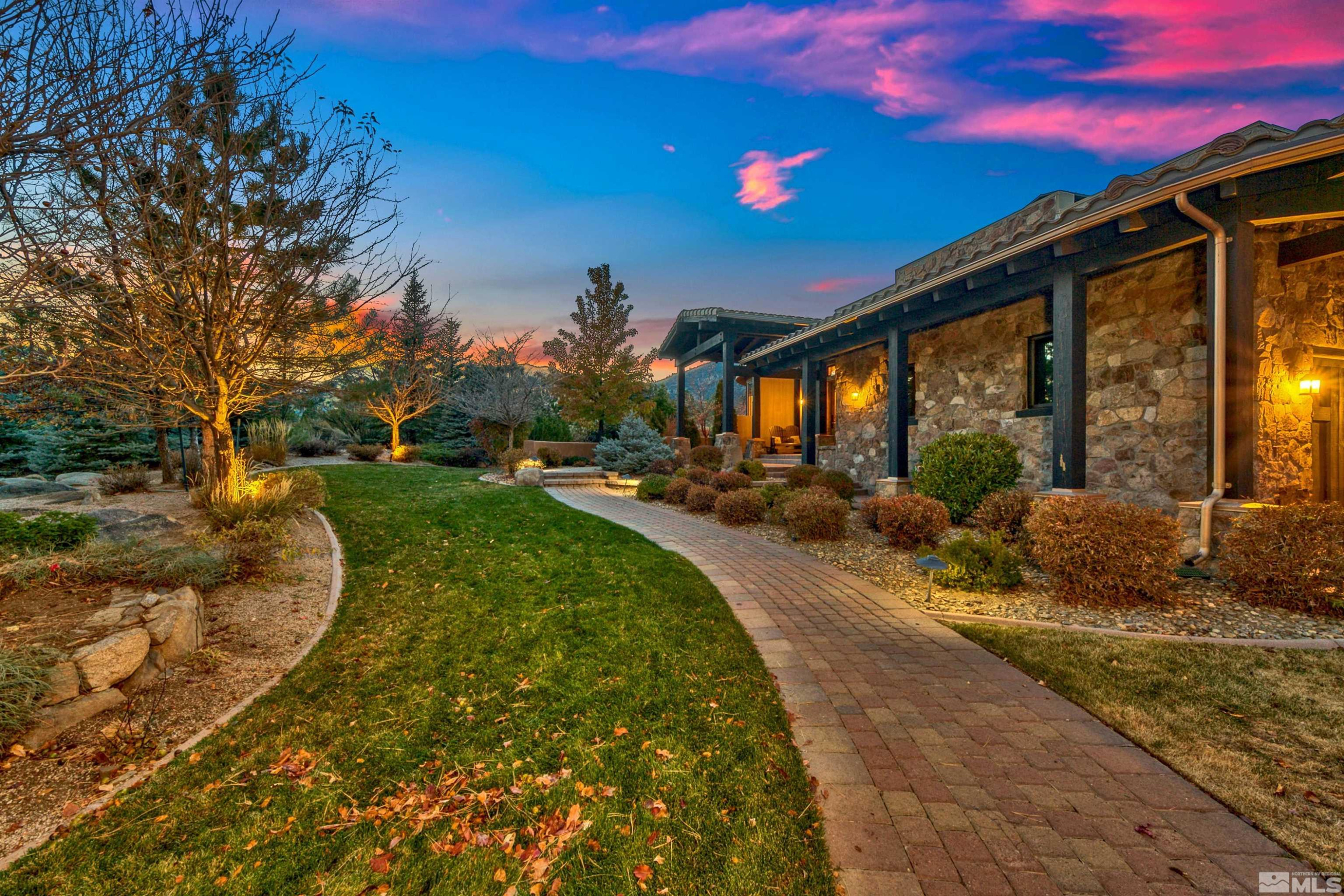 6545 Legend Vista