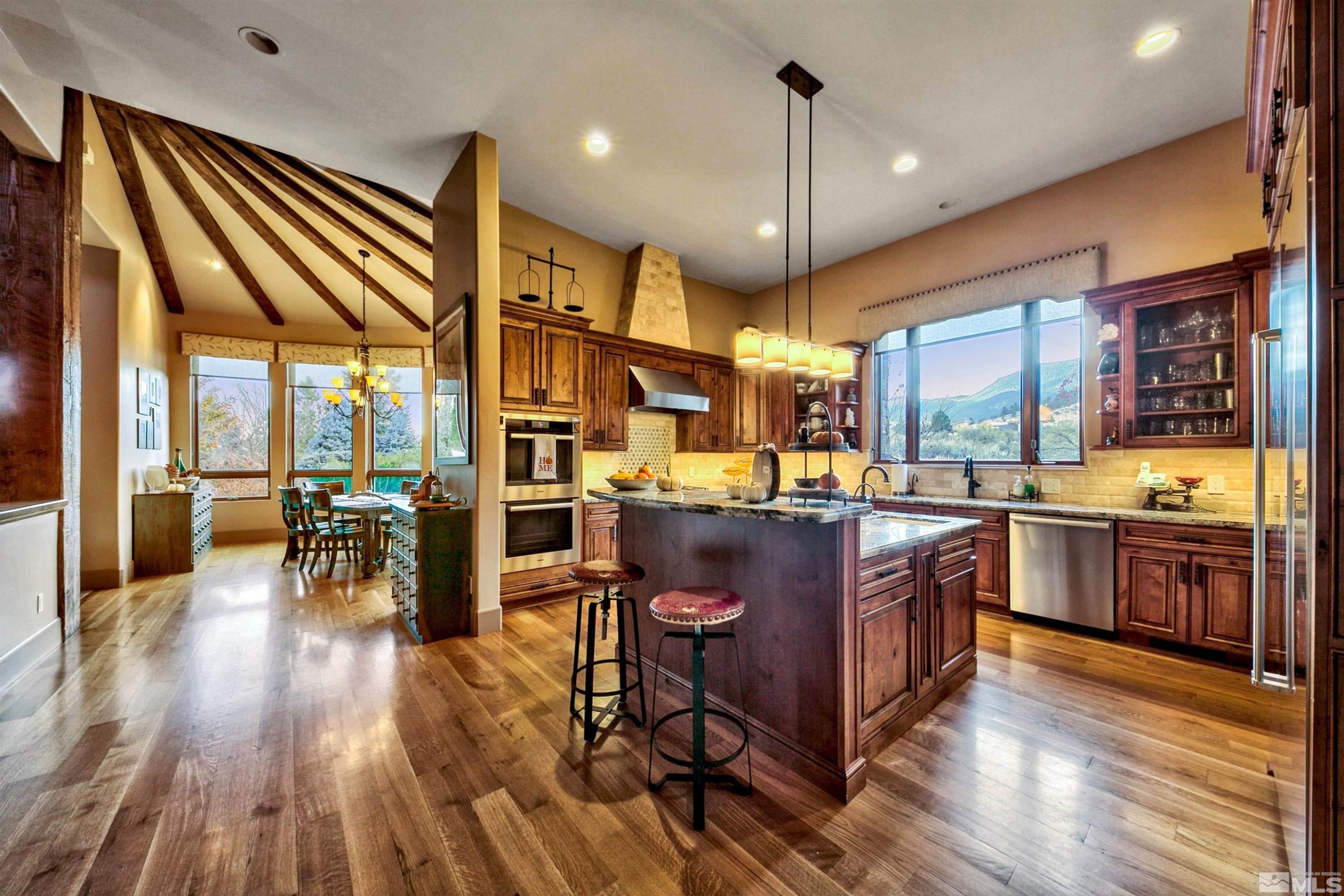 6545 Legend Vista