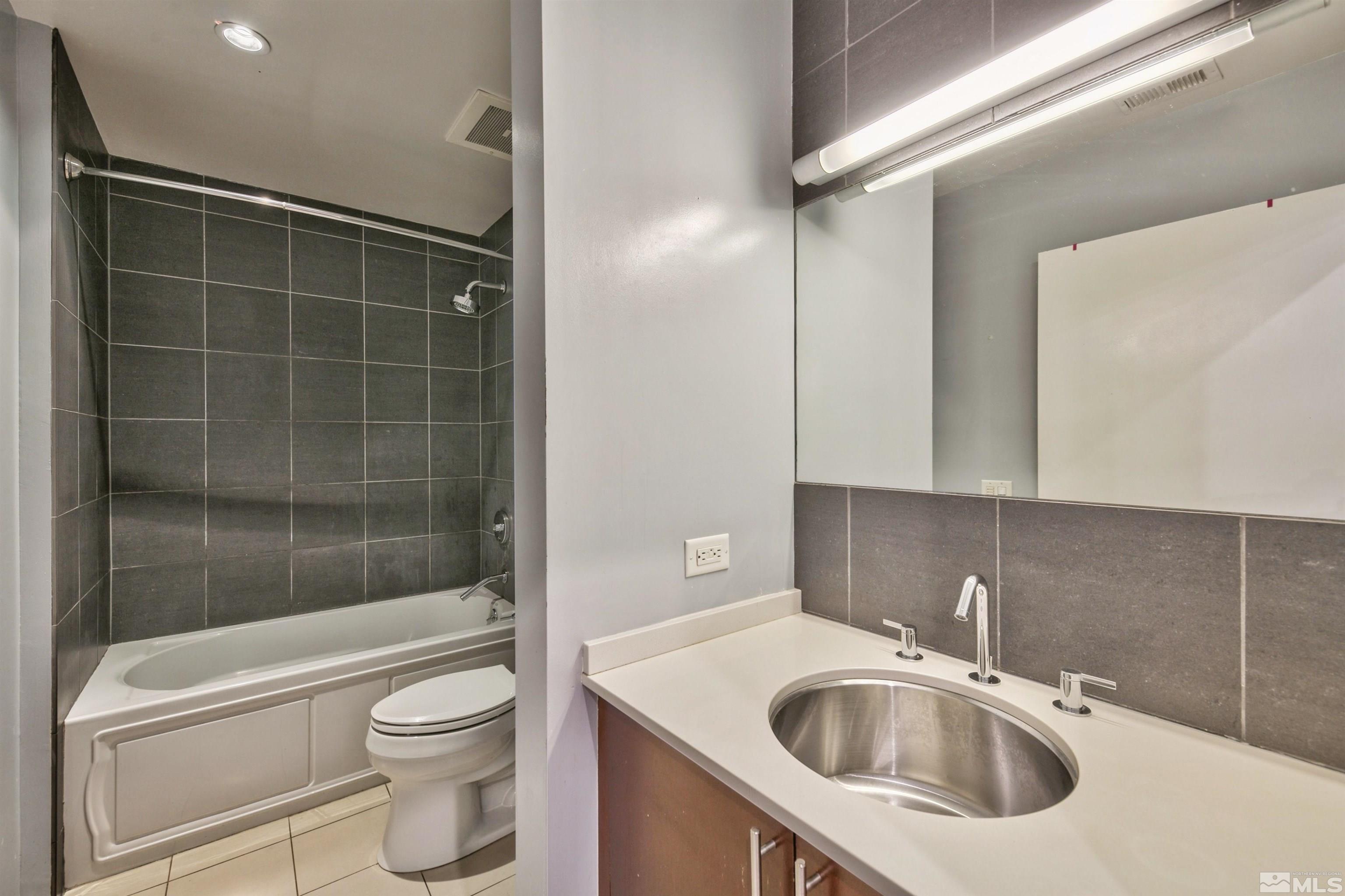 255 N Sierra Street Unit: 312