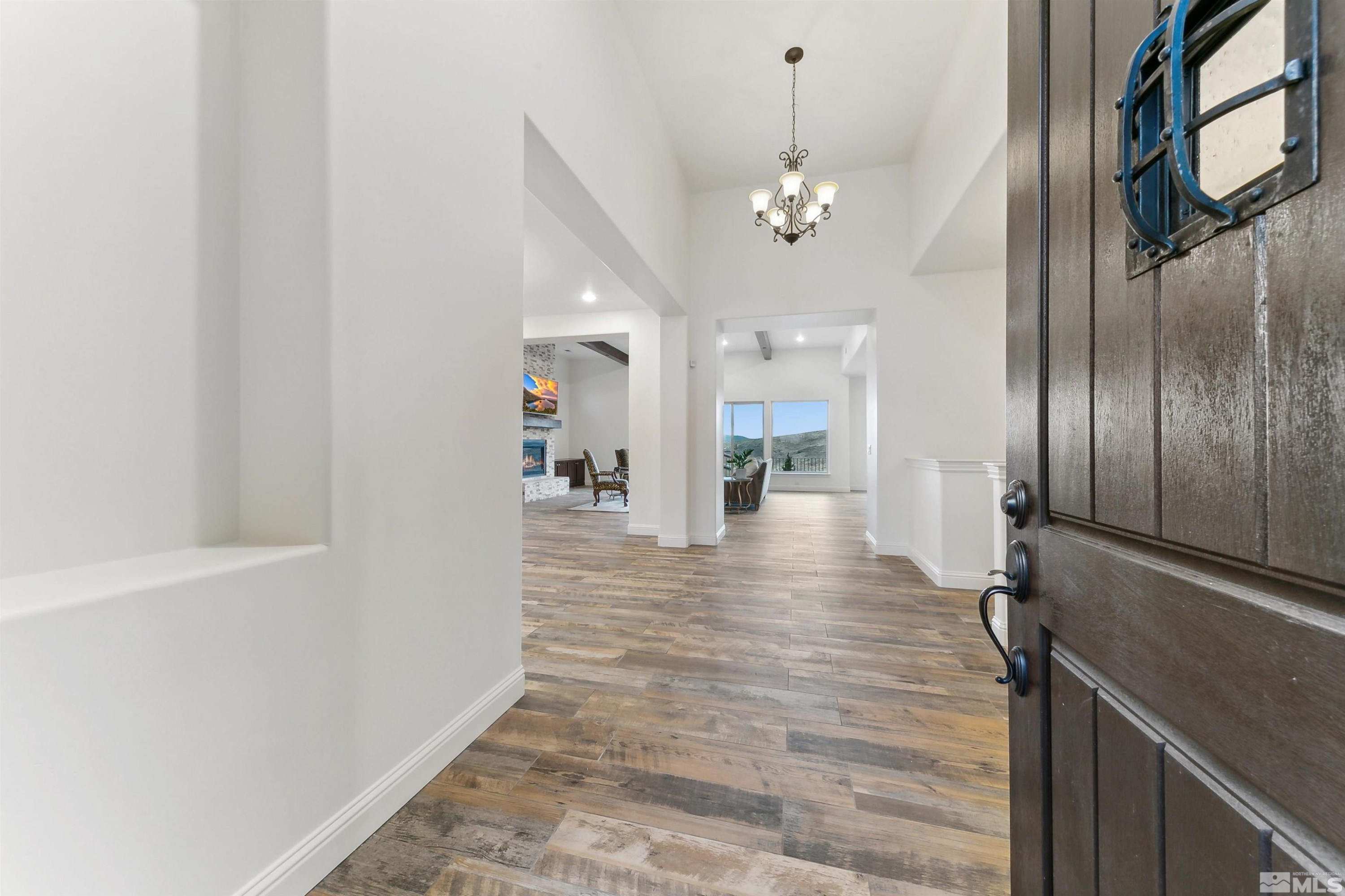 6250 Vista Montagna