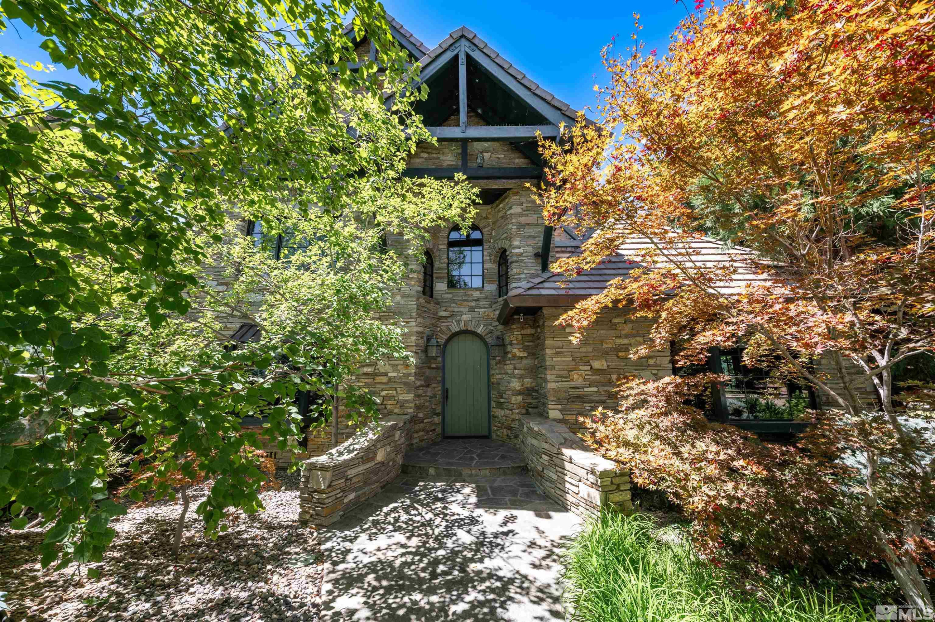 1185 Paddock Lane
