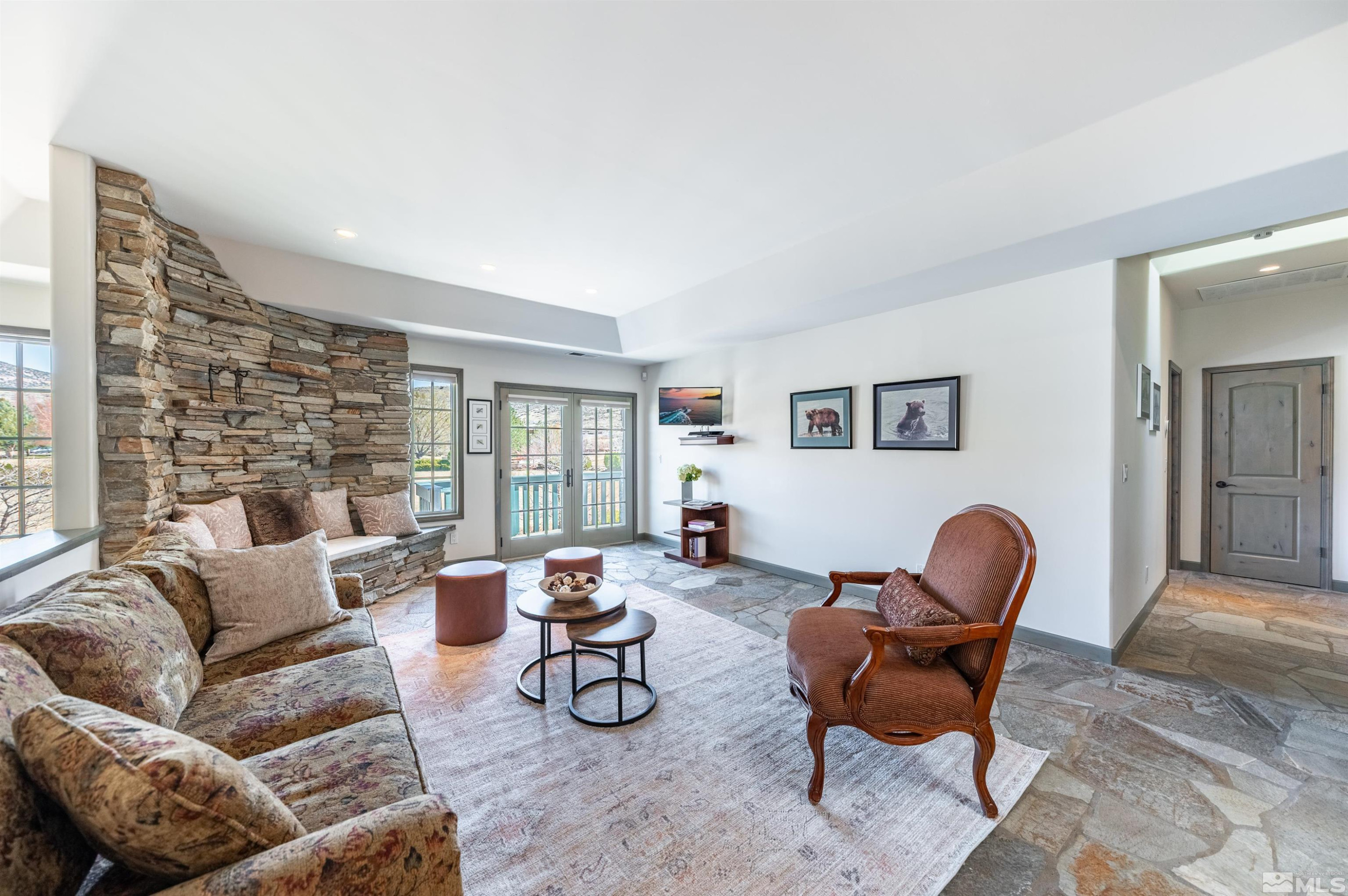 1185 Paddock Lane