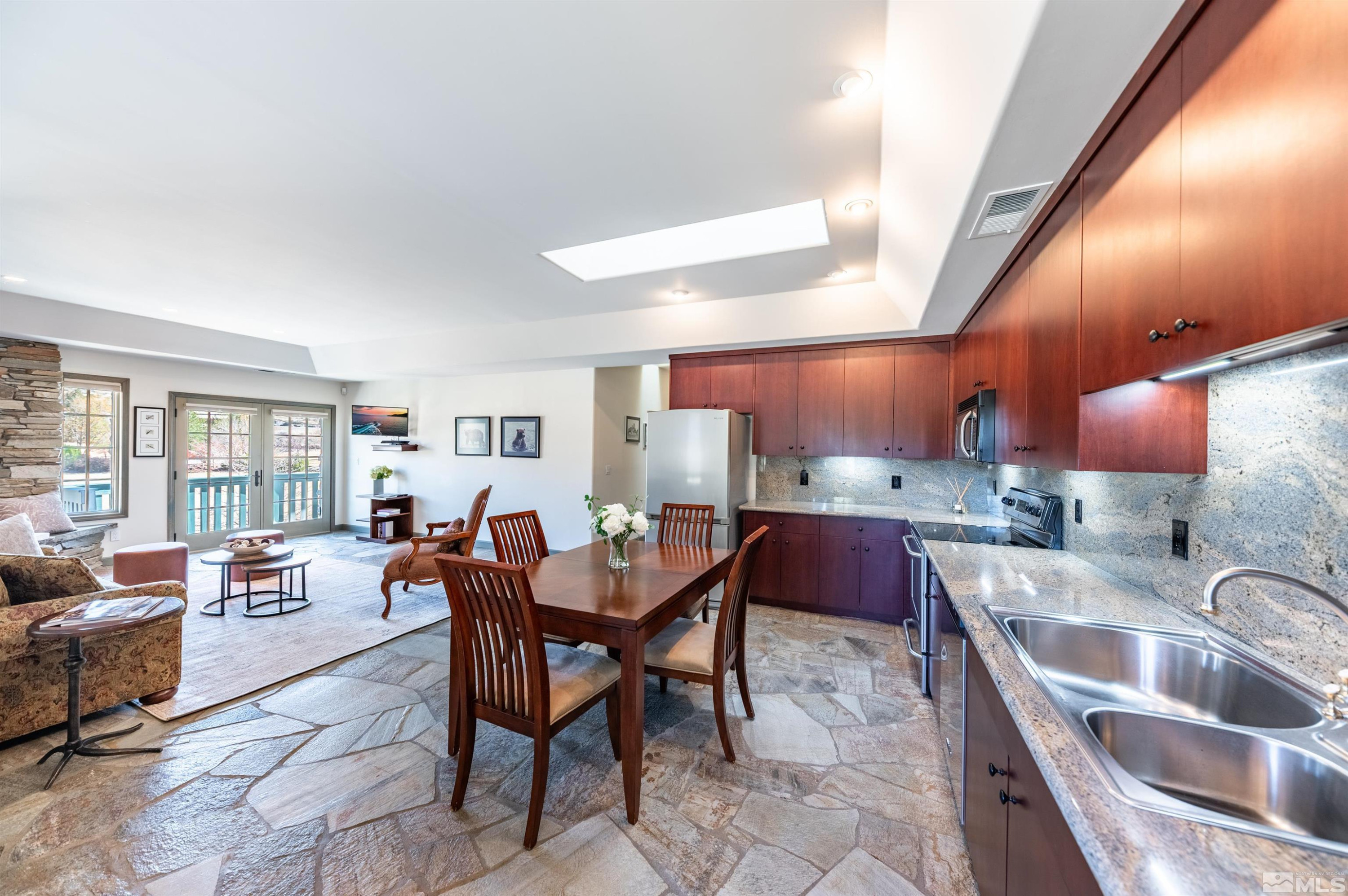 1185 Paddock Lane