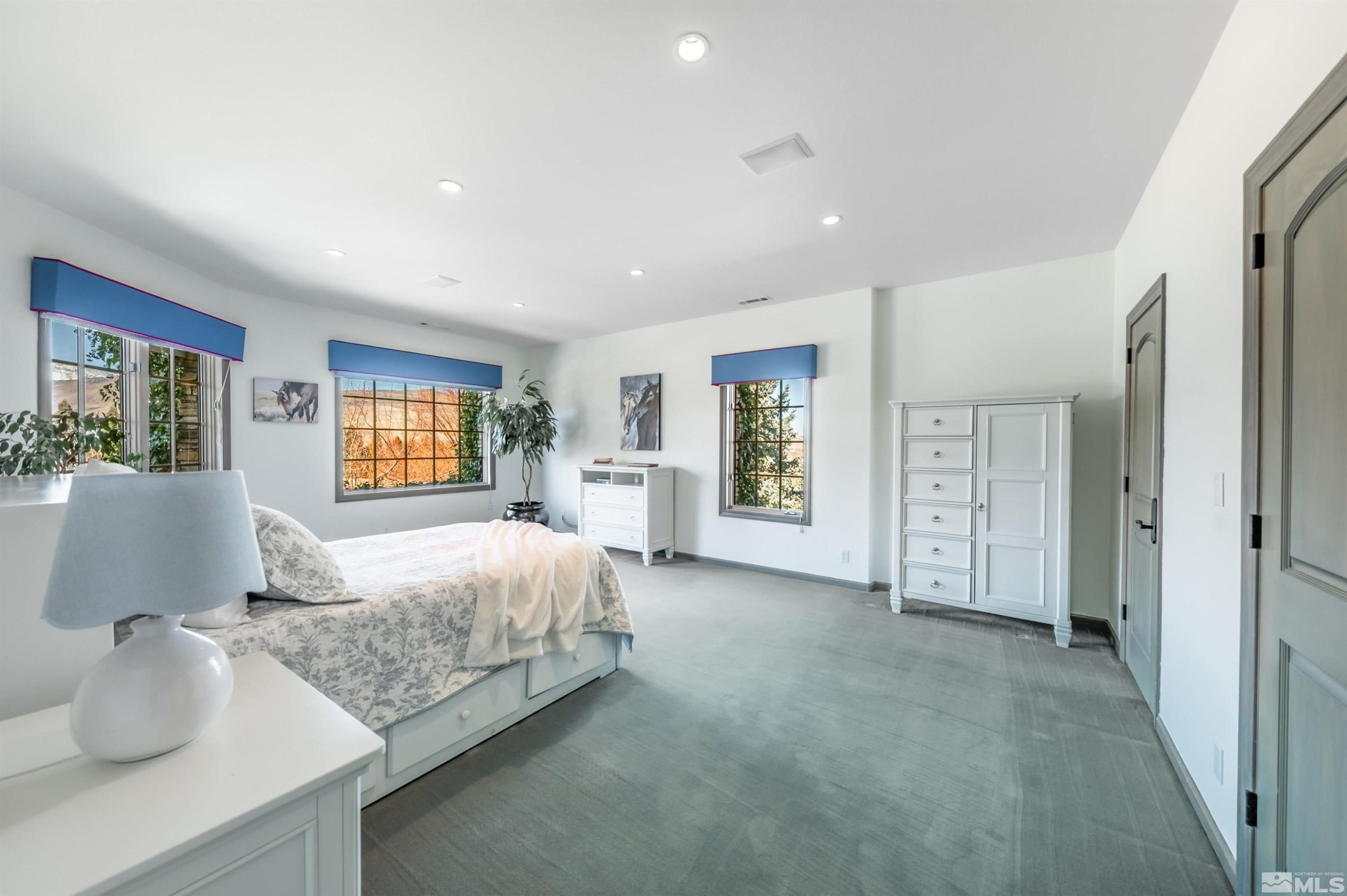 1185 Paddock Lane