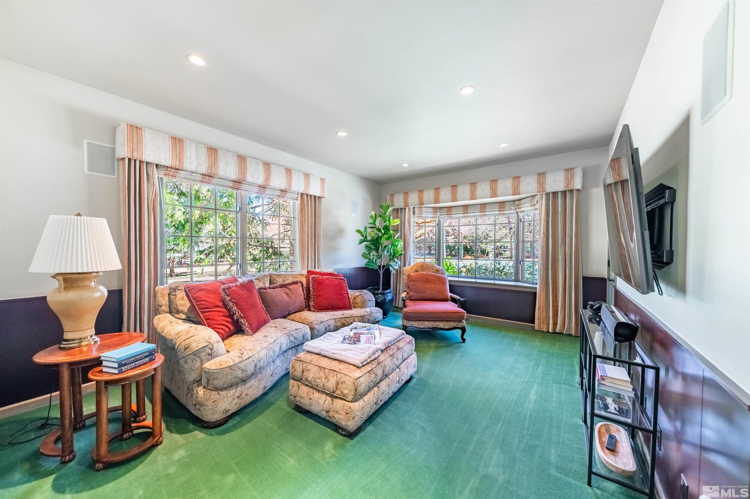 1185 Paddock Lane