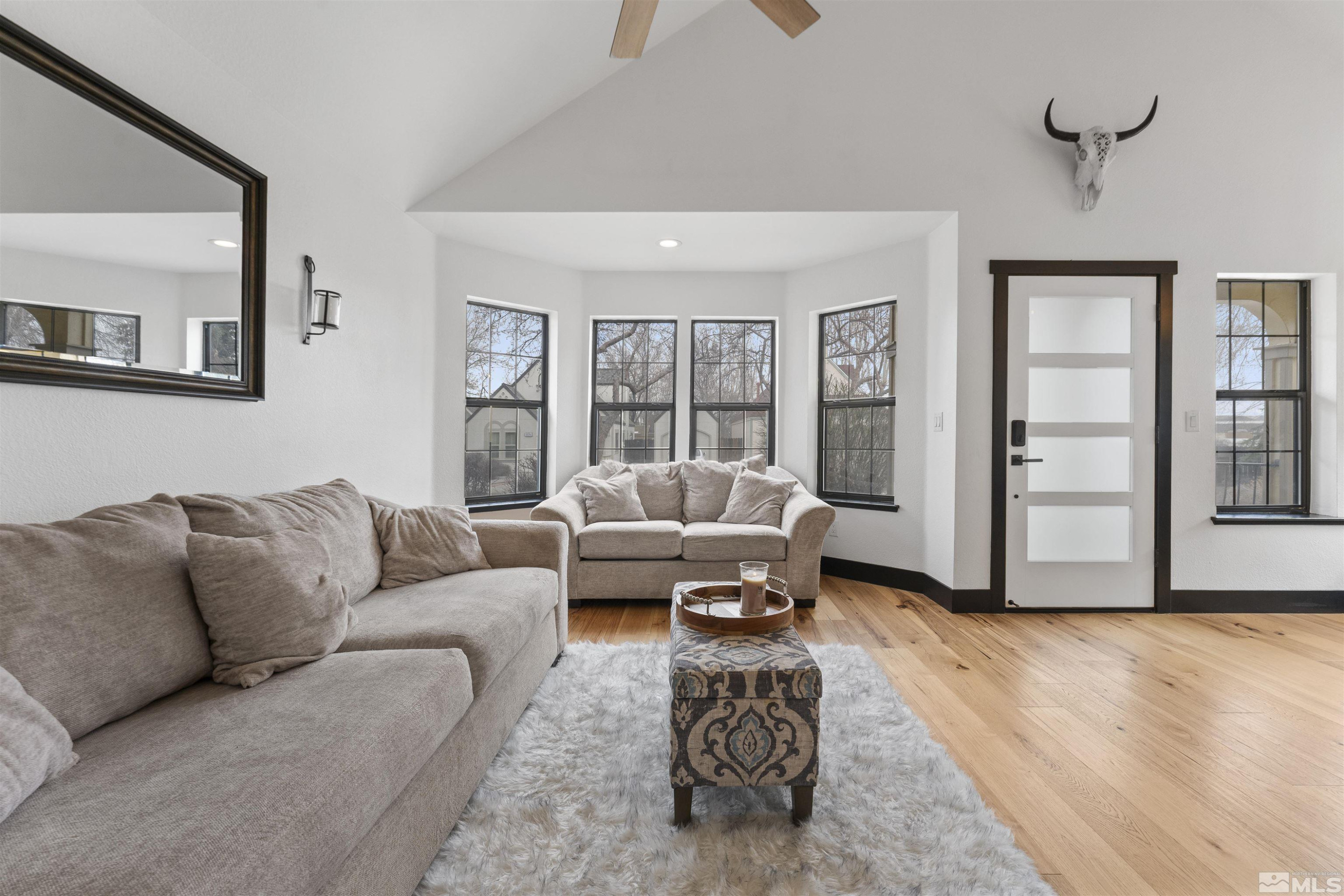 8906 Dixon Lane