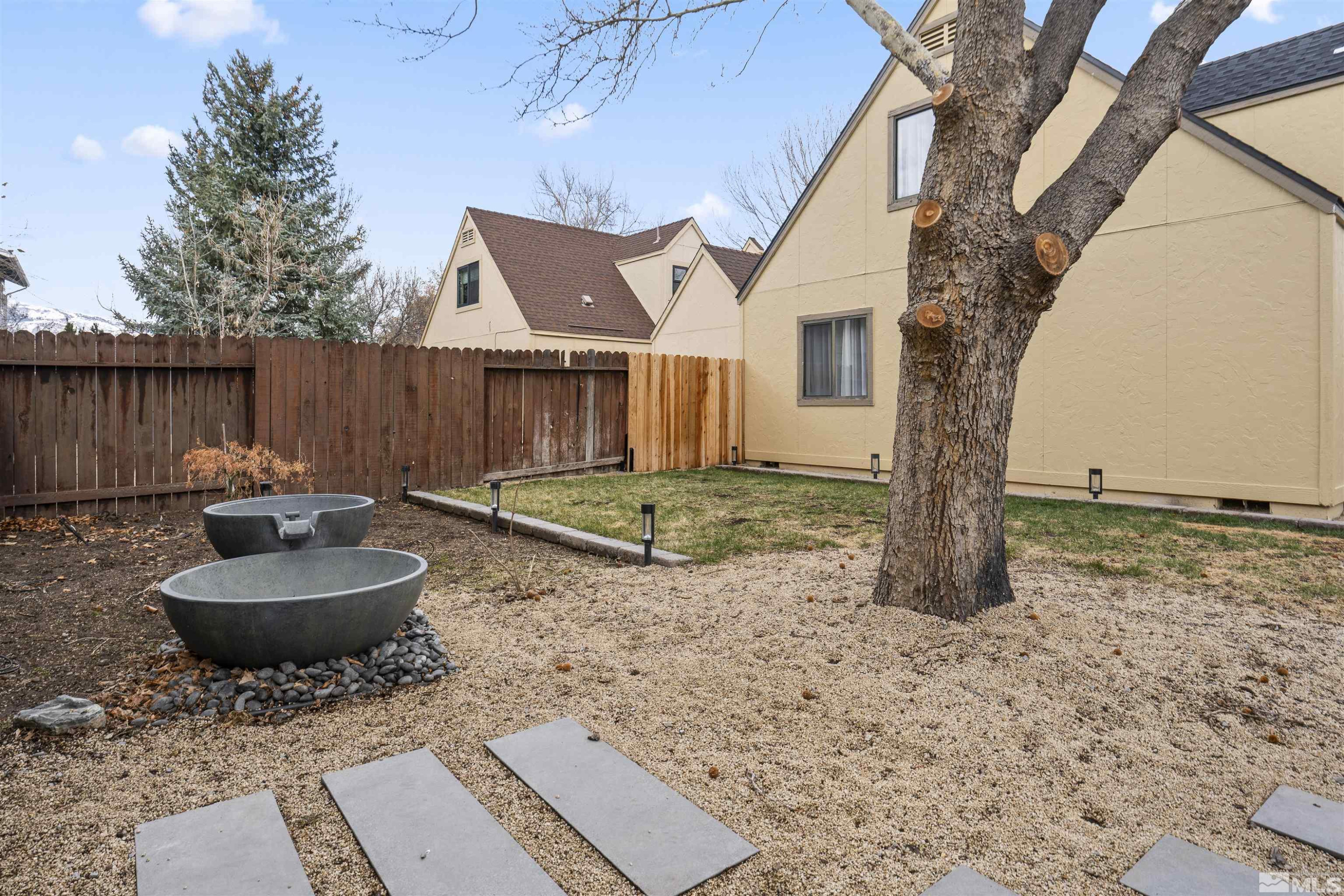 8906 Dixon Lane