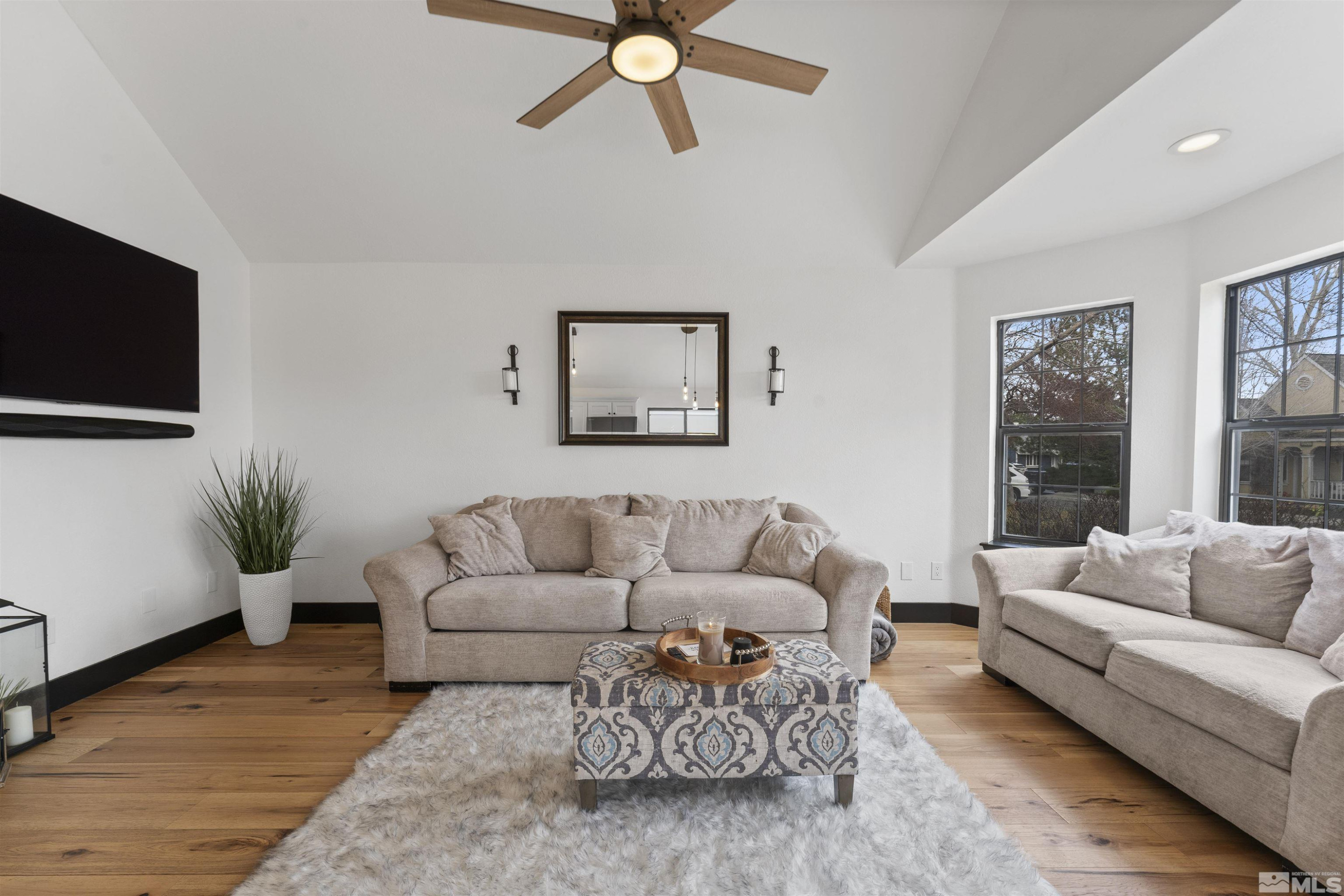 8906 Dixon Lane