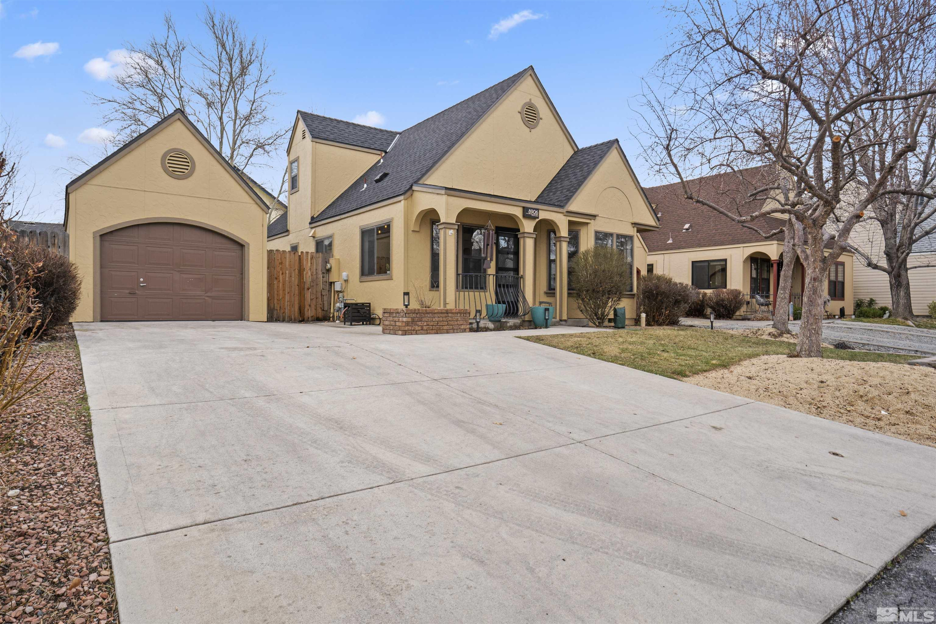 8906 Dixon Lane