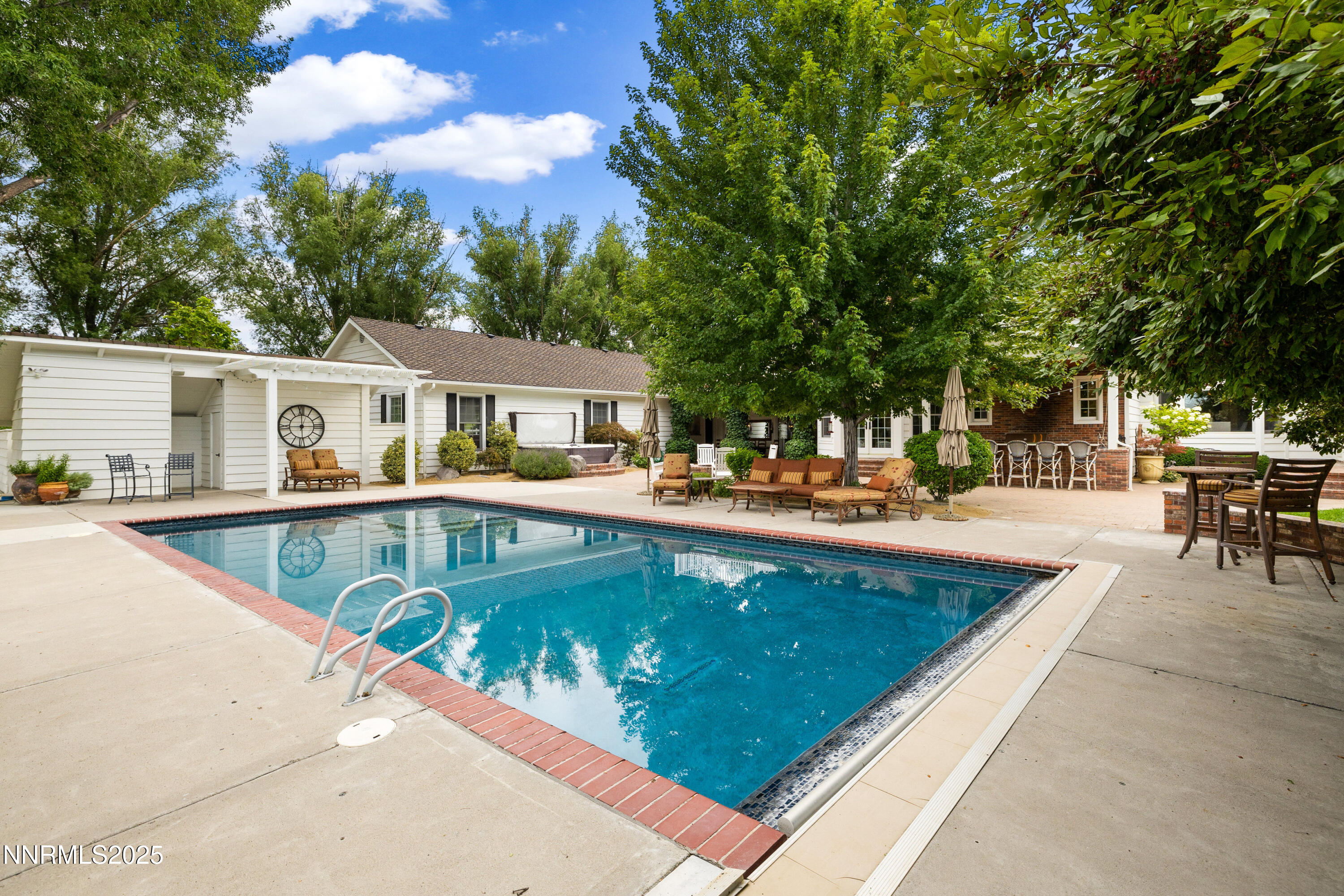 2230 Del Monte Lane