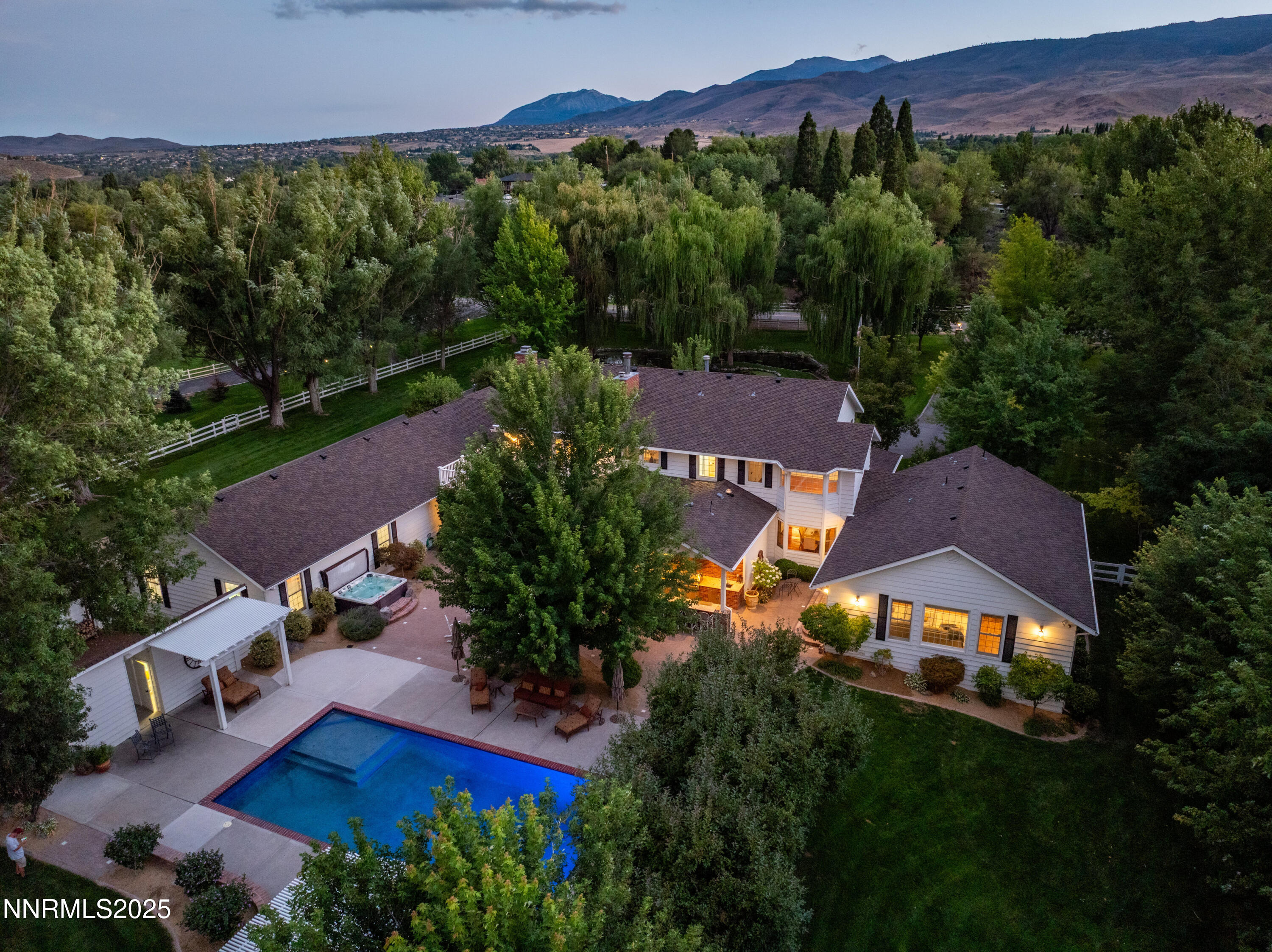 2230 Del Monte Lane
