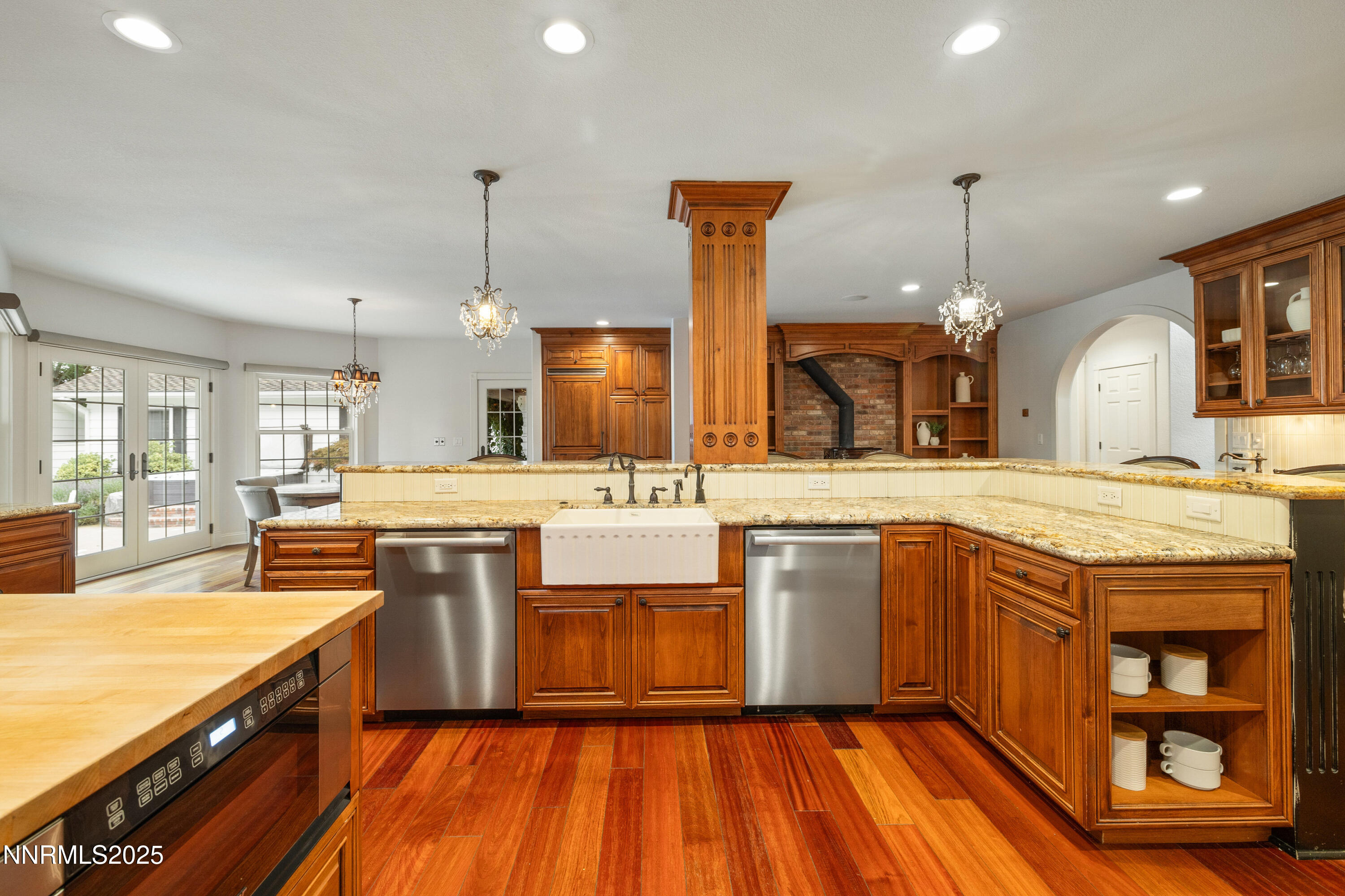 2230 Del Monte Lane