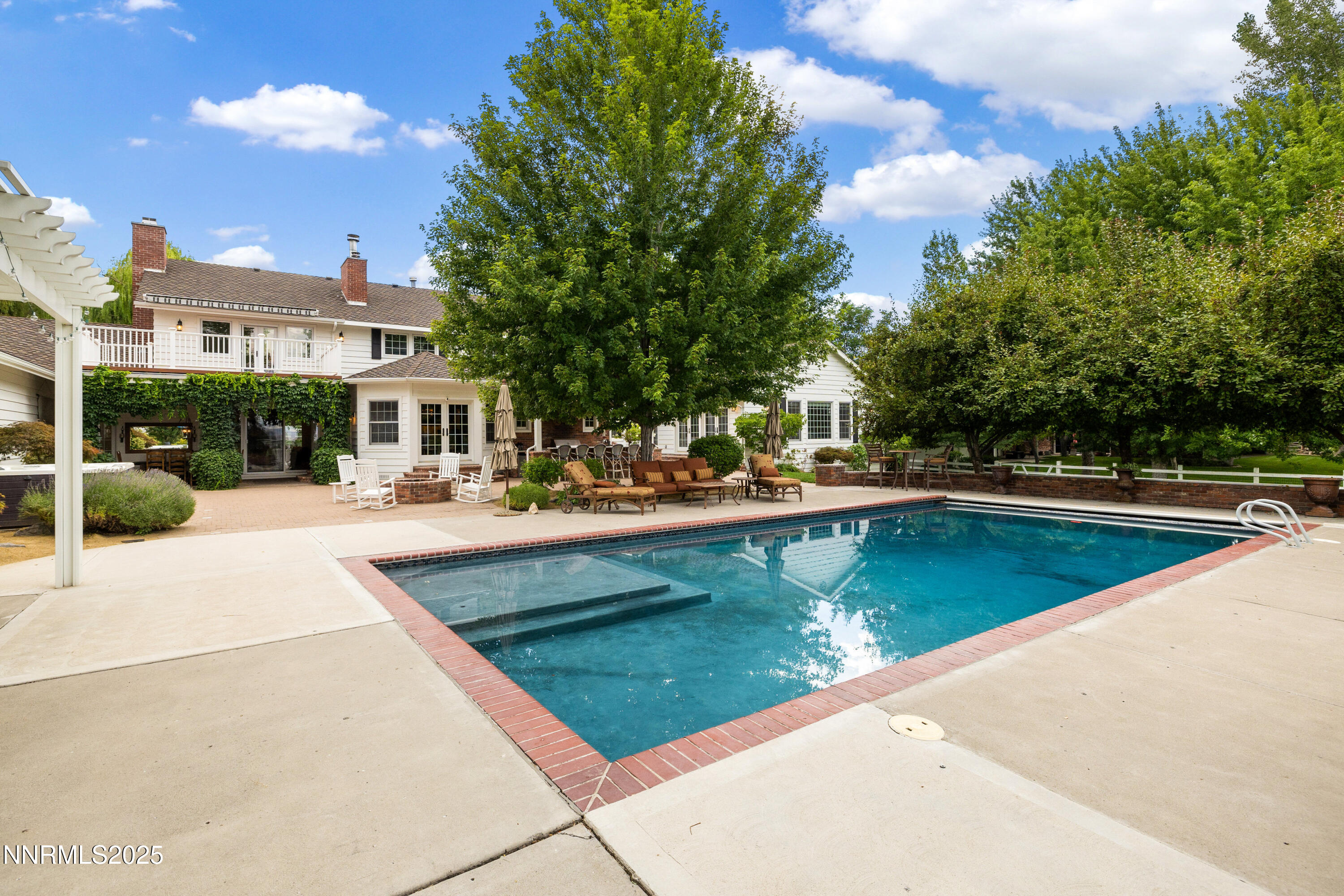 2230 Del Monte Lane