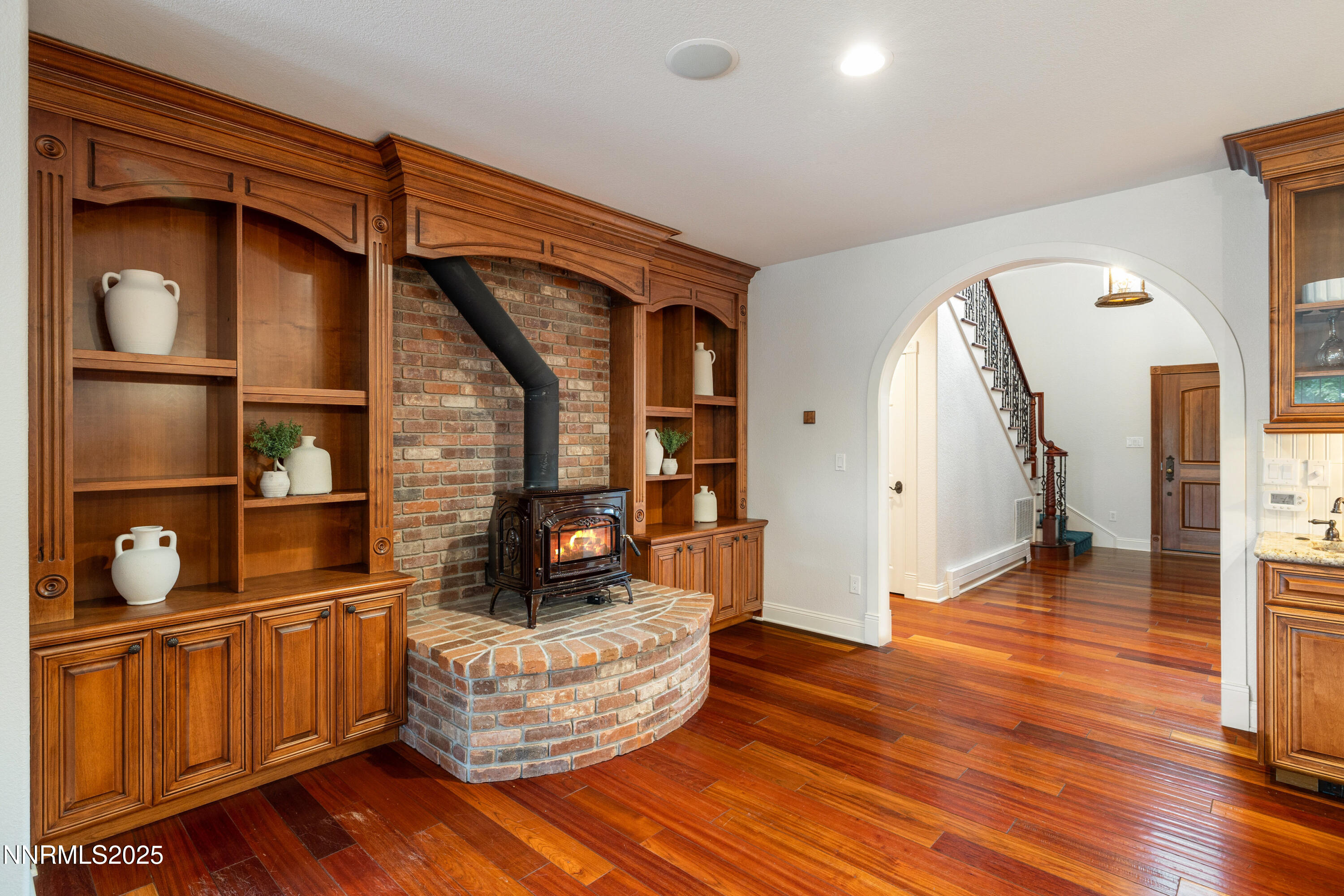 2230 Del Monte Lane