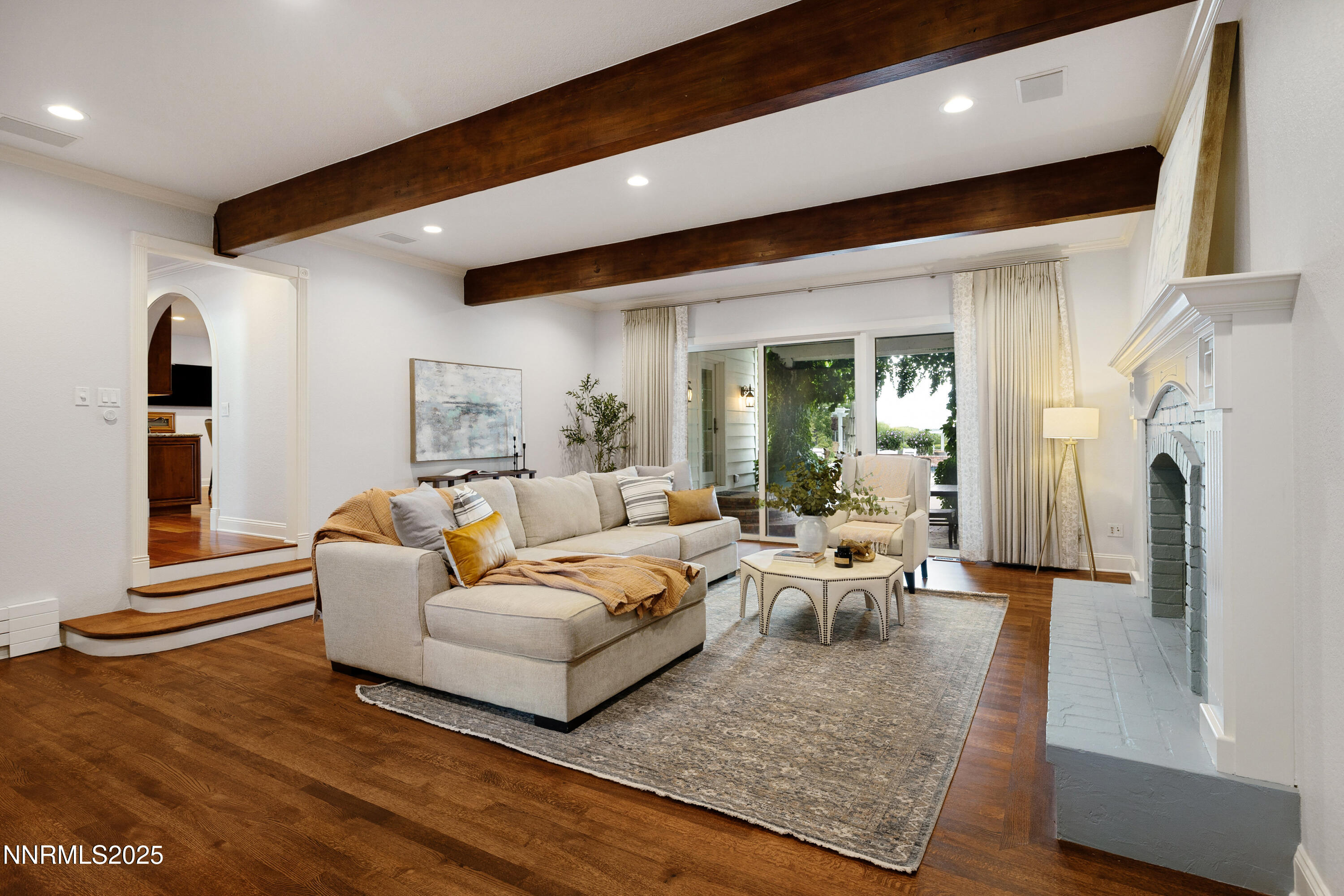 2230 Del Monte Lane