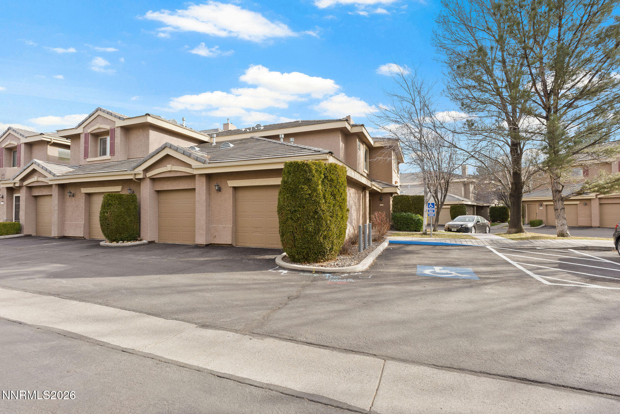 900 S Meadows Parkway APT 3424